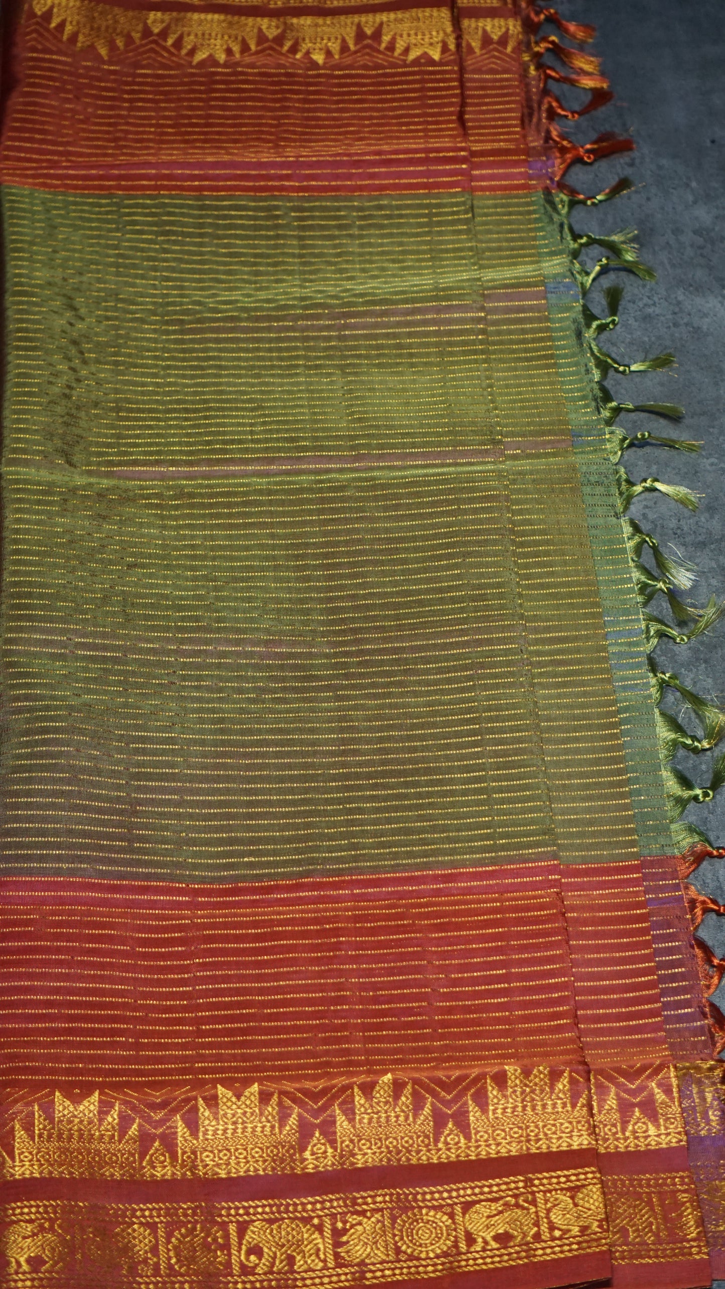 Vazhai Naaru Pattu Saree Velthari Purple - Green
