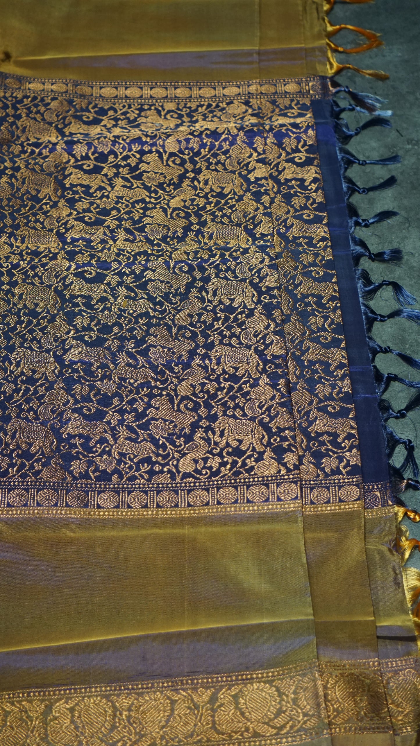Vazhai Naaru Pattu Saree Vanasingaram Violet - Light Yellow