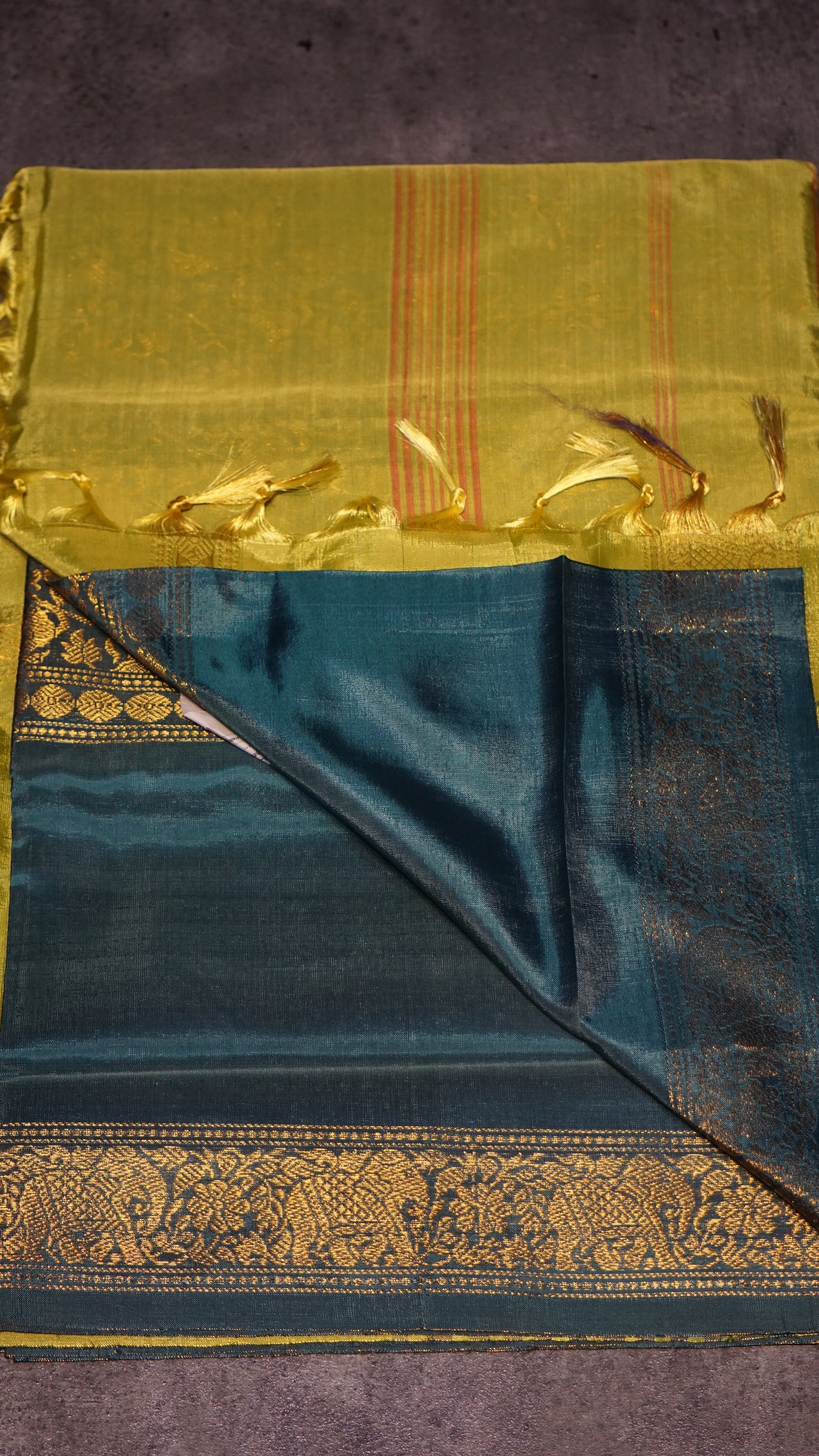 Vazhai Naaru Pattu Saree Vanasingaram Green - Peacock Blue