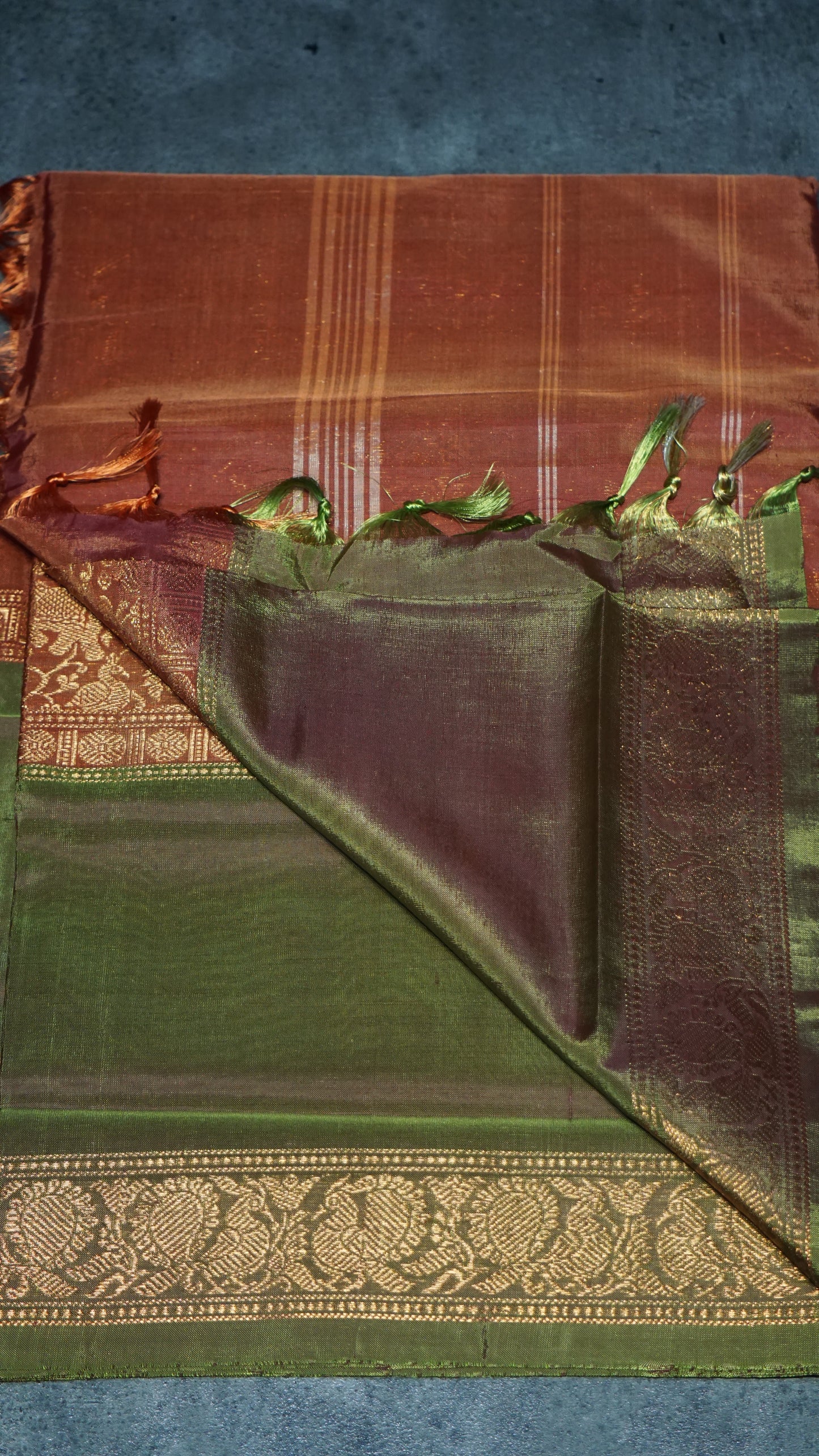 Vazhai Naaru Pattu Saree Vanasingaram Brick Red - Green