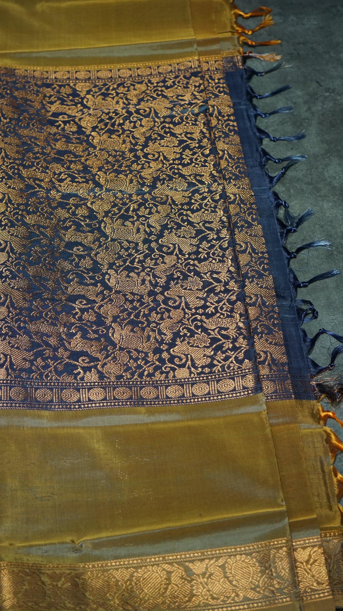 Vazhai Naaru Pattu Saree Vanasingaram Metallic Blue - Yellow