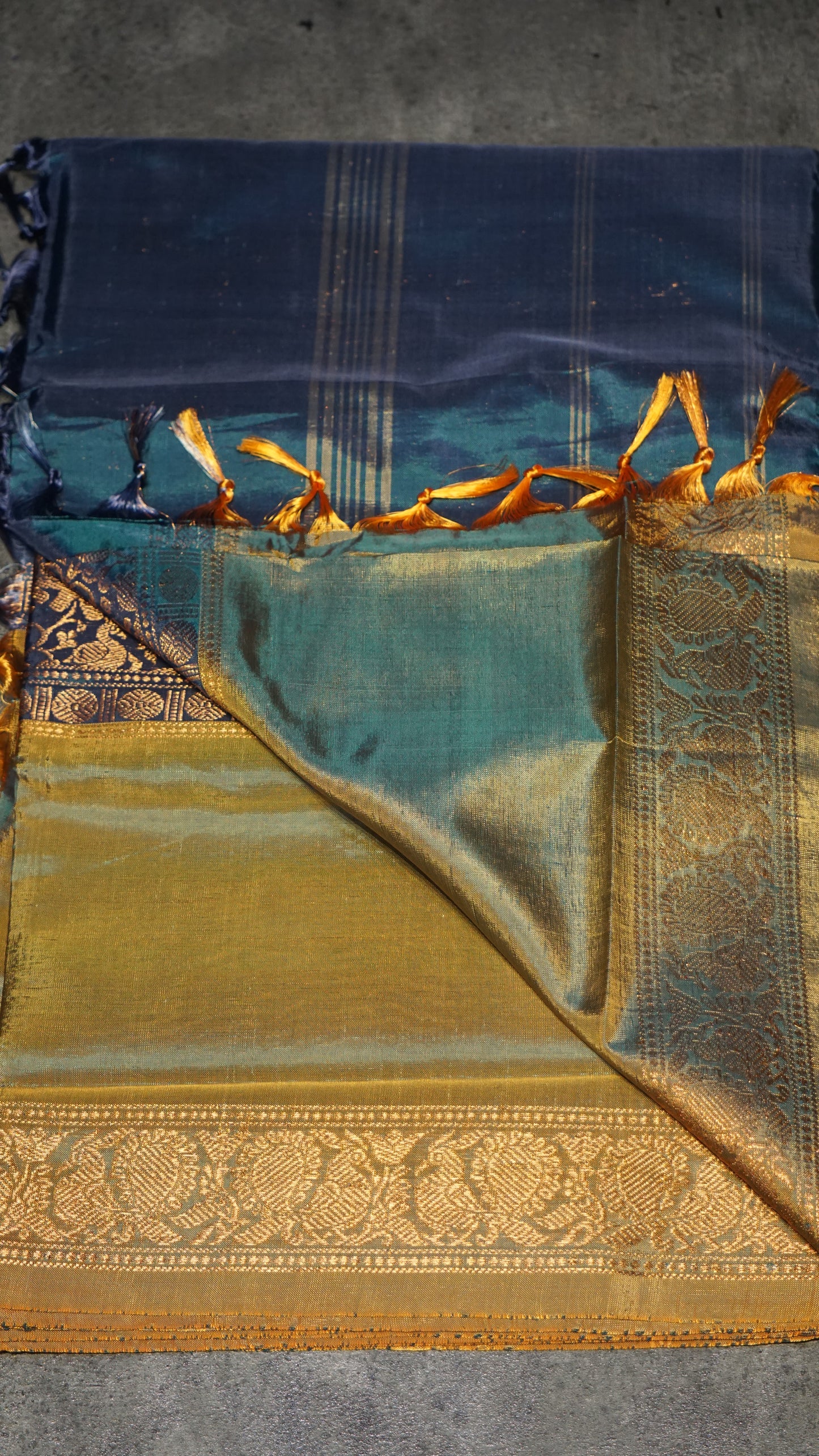 Vazhai Naaru Pattu Saree Vanasingaram Peacock Blue - Yellow