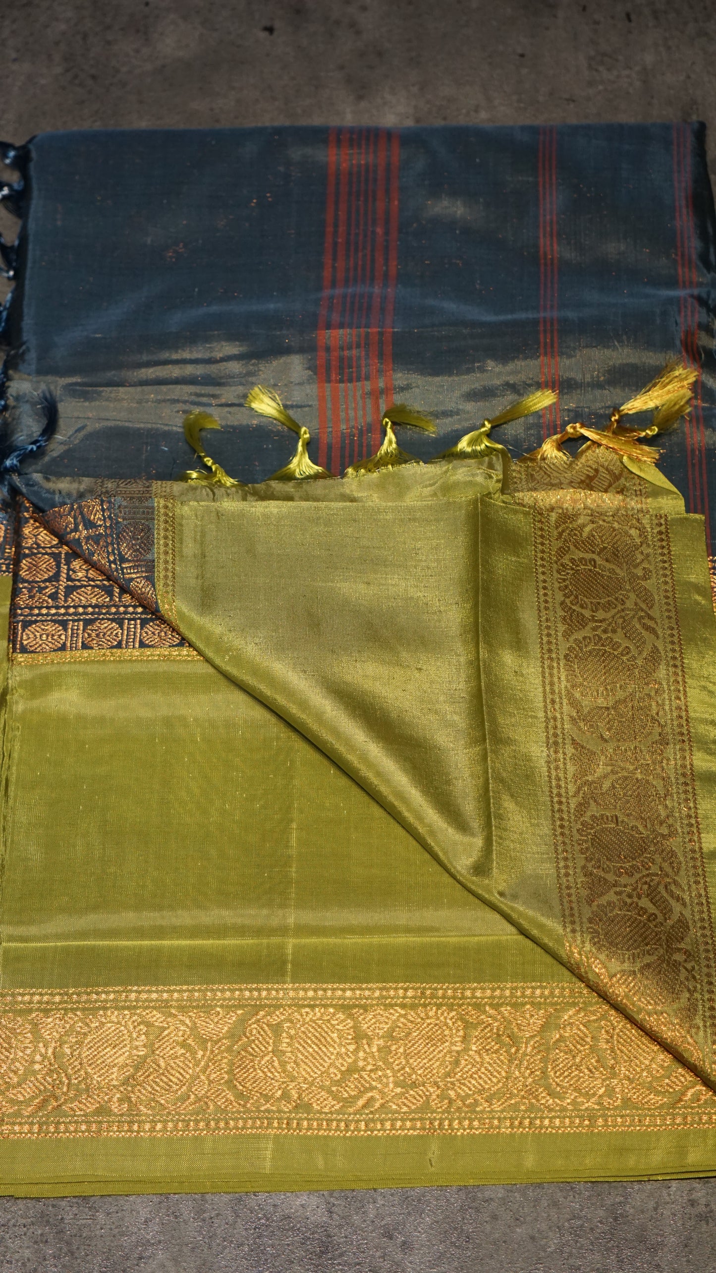 Vazhai Naaru Pattu Saree Vanasingaram Metallic Blue - Green