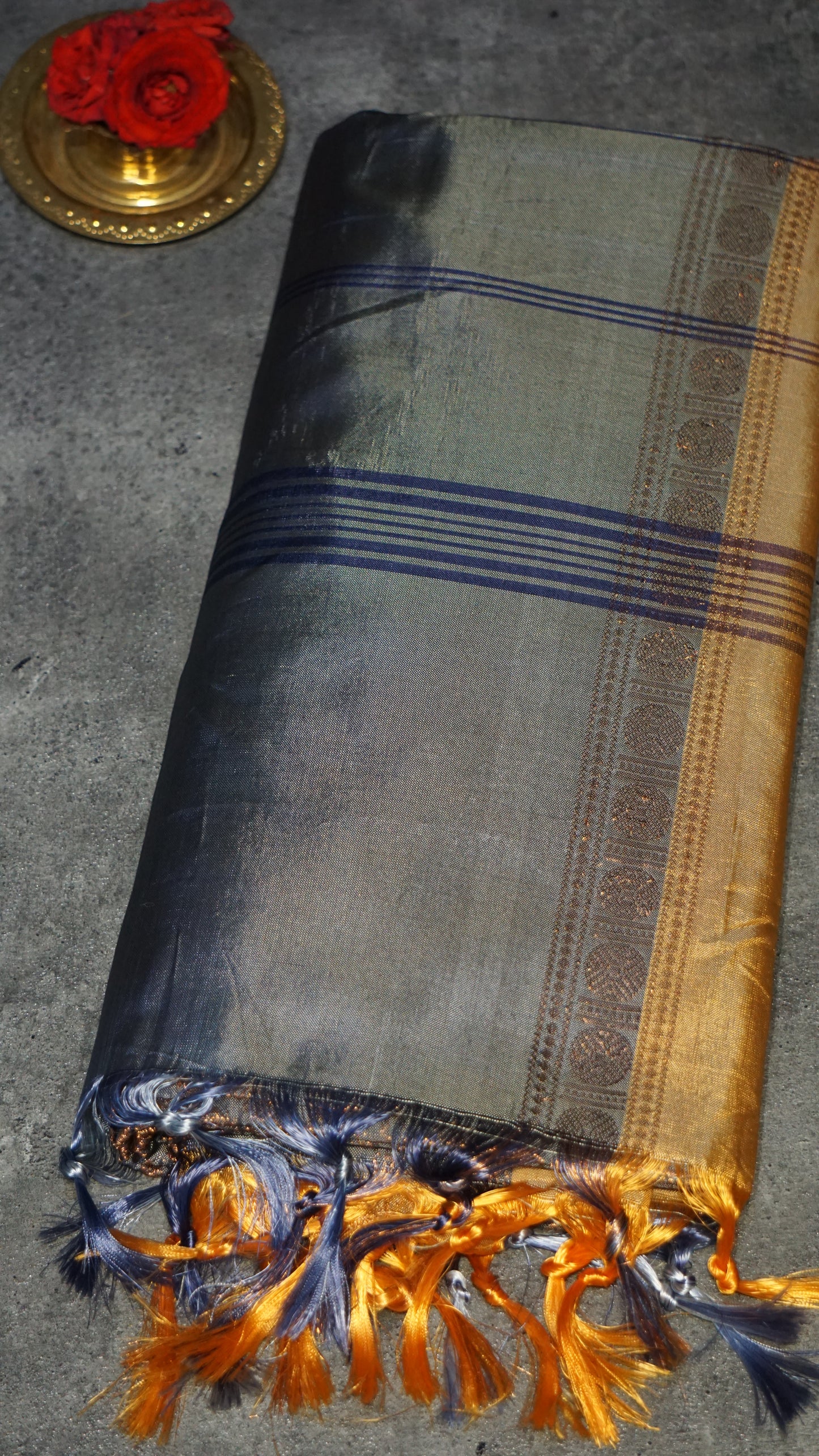 Vazhai Naaru Pattu Saree Vanasingaram Blueish Grey - Yellow