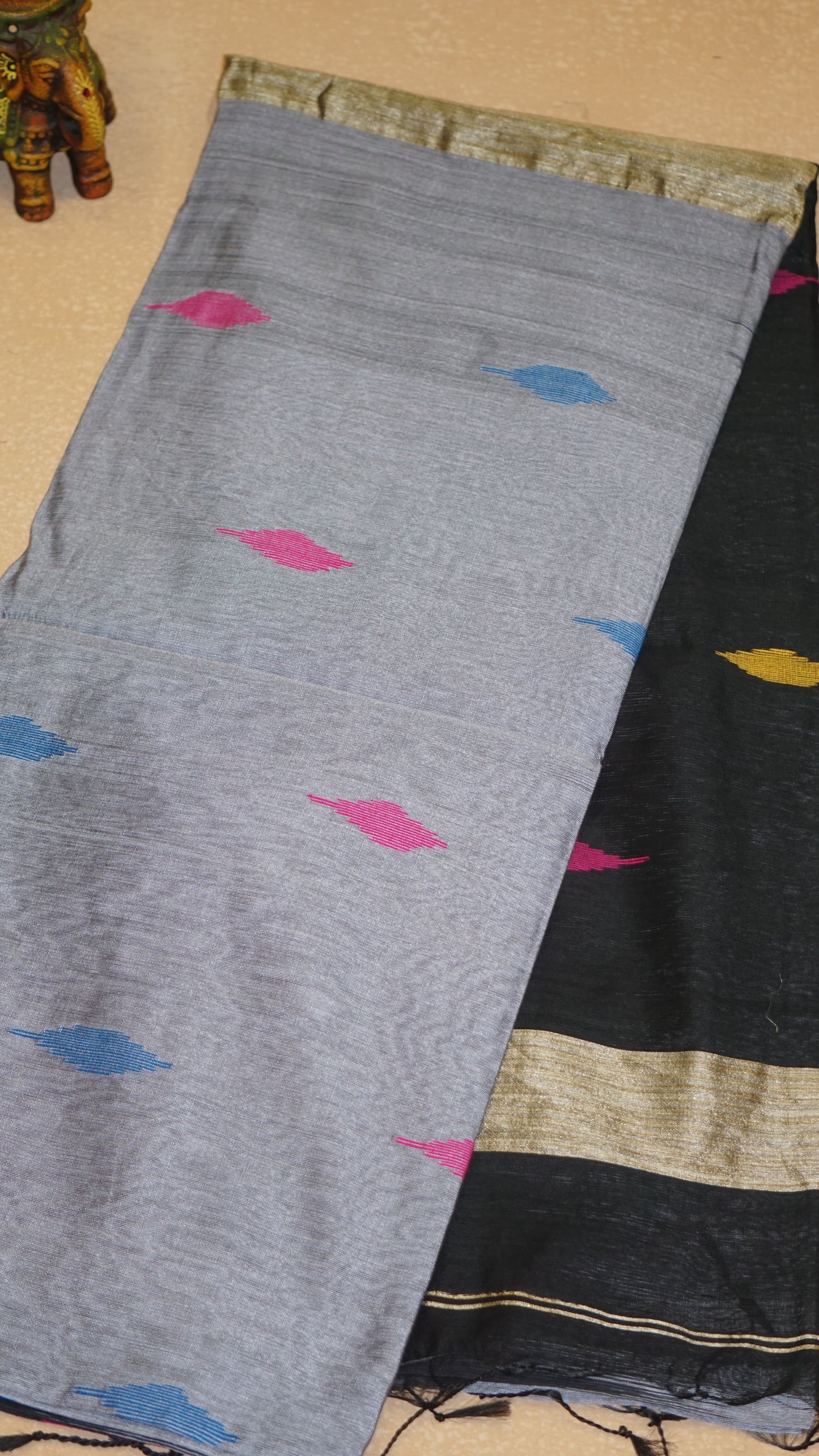 Handloom Cotton Saree - Light Grey & Black