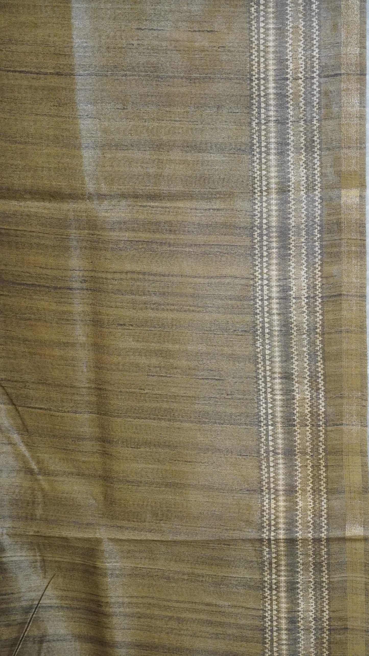 Gicha Tussar Saree Self Print Green