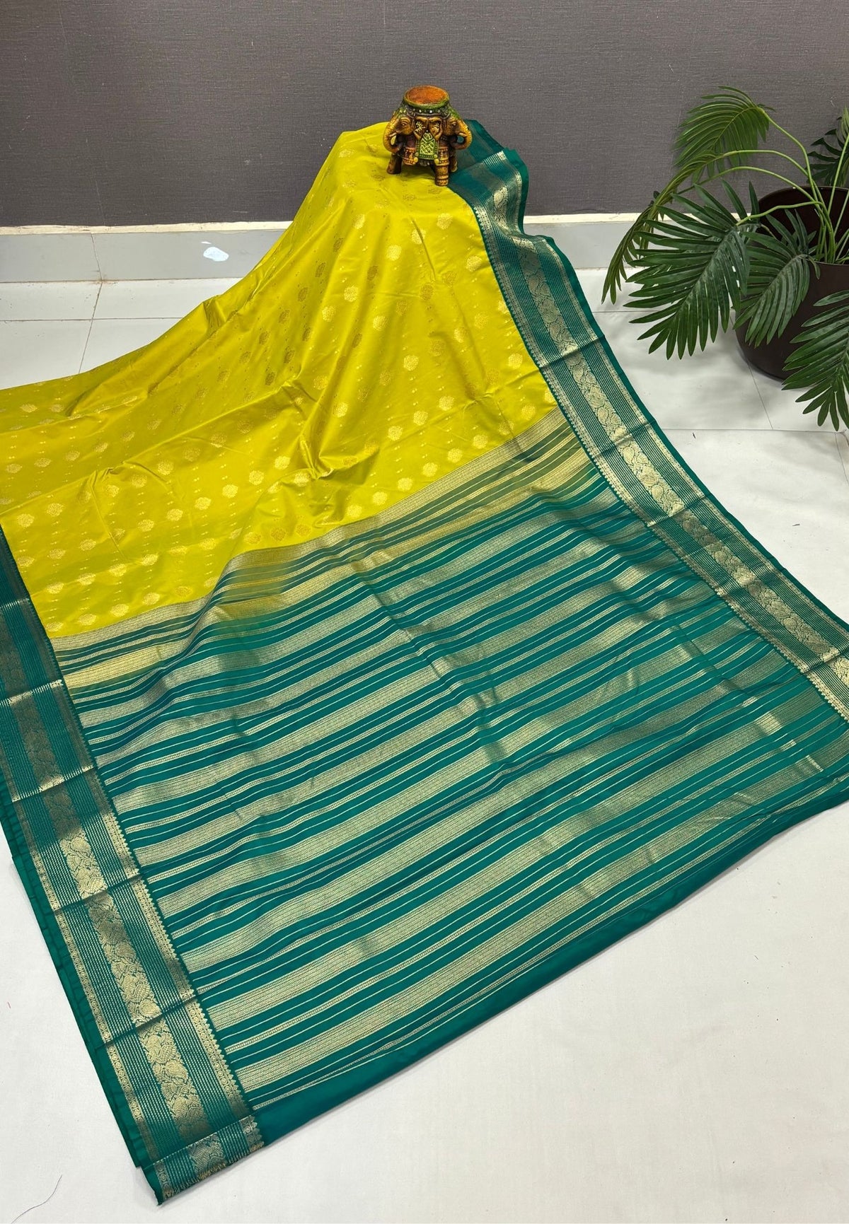 Budget Kanchipuram Saree-Florscnt Green with Contrast Border