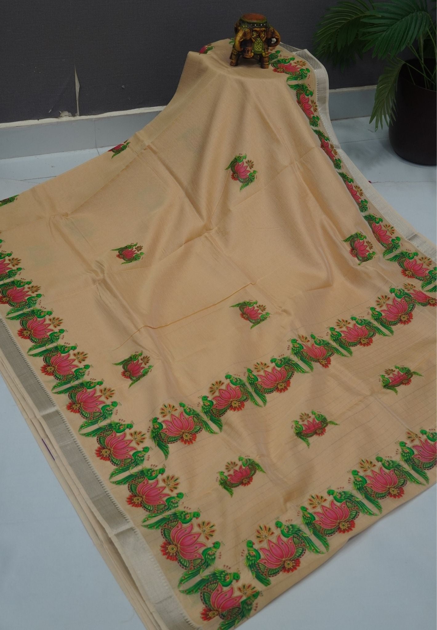 Pure Mangalgiri Silk Saree-Beige with Tanjore Print