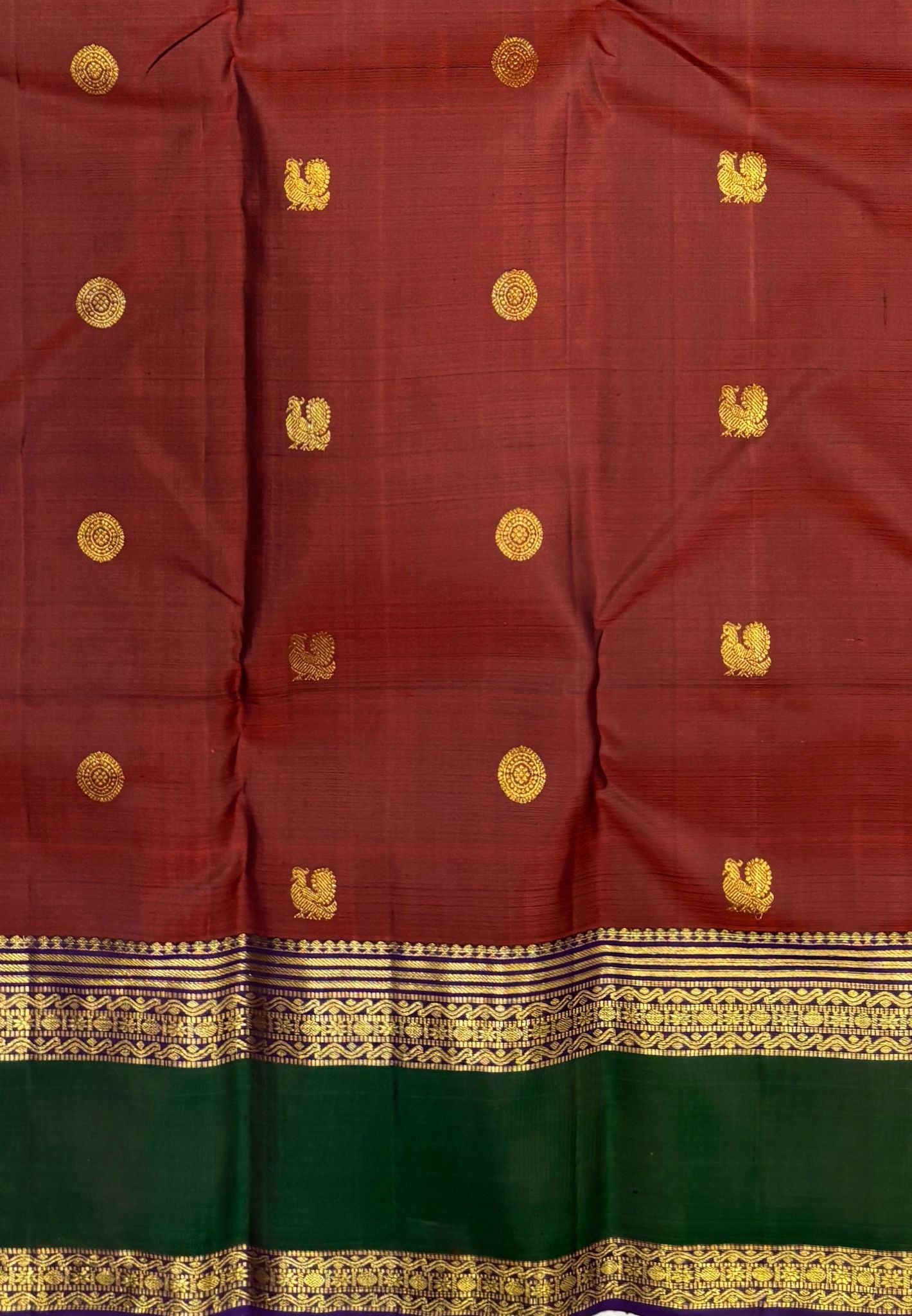 Pure Kanchipuram Silk Saree-Brick Red In Vertical Medallion Zari With Contrast Border
