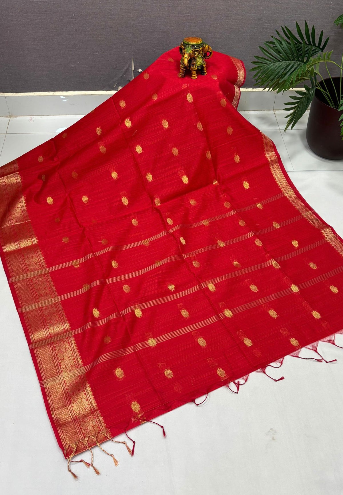 Cotton Saree-Red In Floral Zari Stripe Border