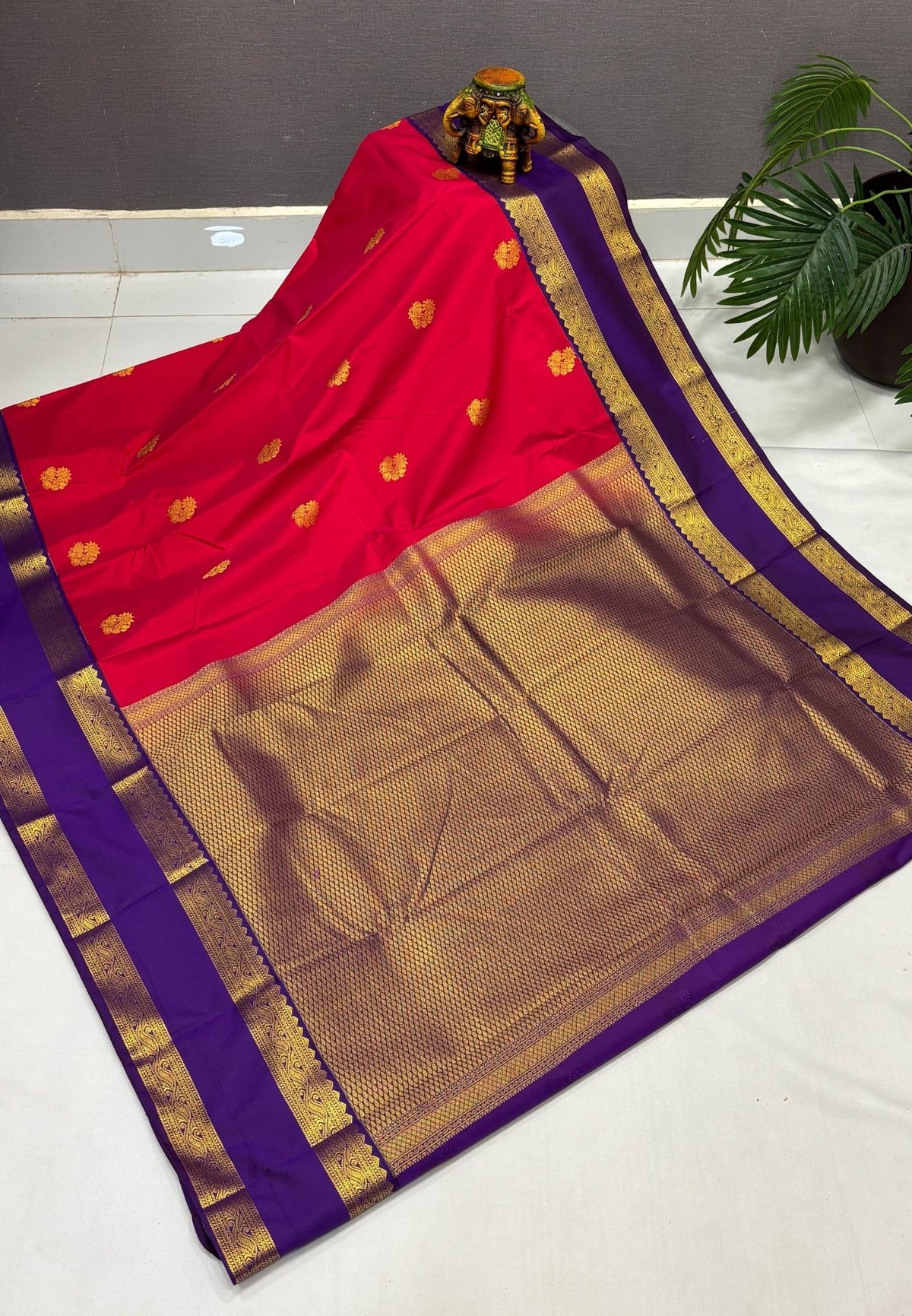 Budget Kanchipuram Saree-Chilli Red with Contrast Border