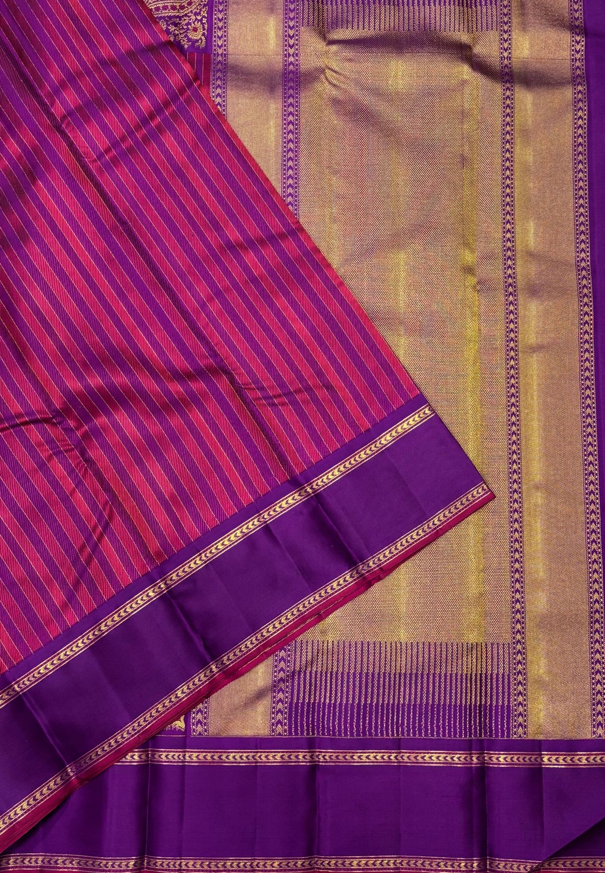 Pure Kanchipuram Silk Saree-Vadamali in Chevron Line Zari Border