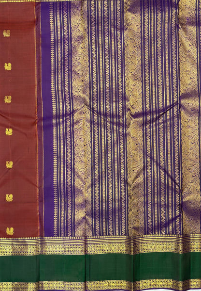 Pure Kanchipuram Silk Saree-Brick Red In Vertical Medallion Zari With Contrast Border