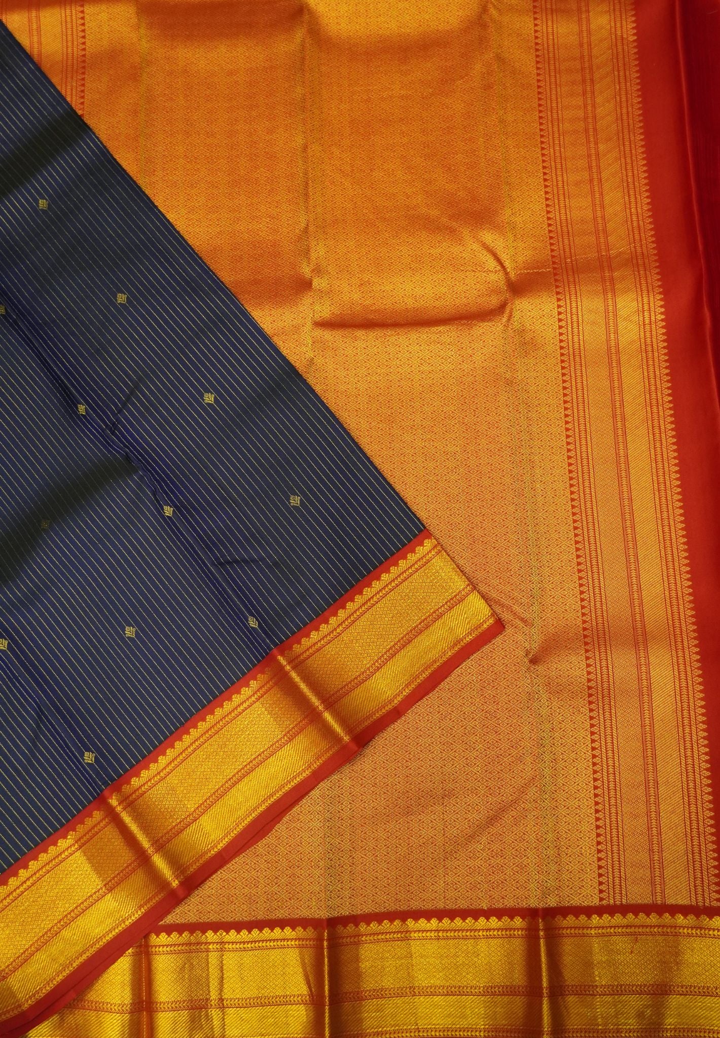 Pure Kanchipuram Silk Saree-Navy Blue with Contrast Border