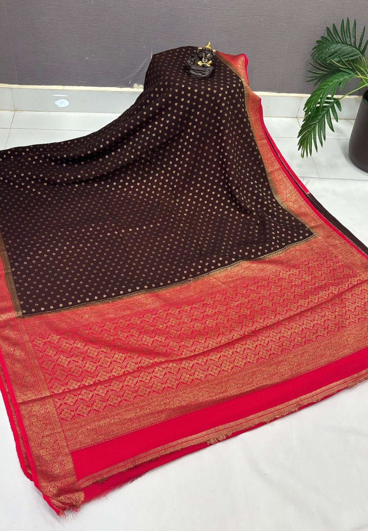 Banarasi Georgette Saree- Coffee Brown with Leaf Butta and Contrast Border