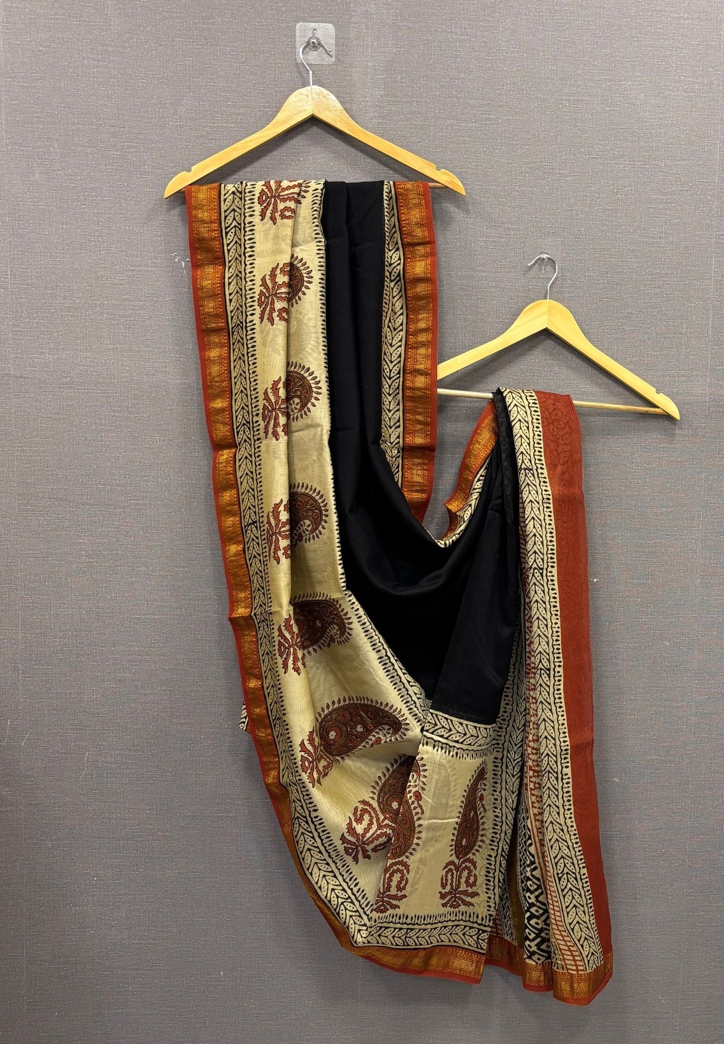 Pure Maheshwari Silk Cotton Saree-Black