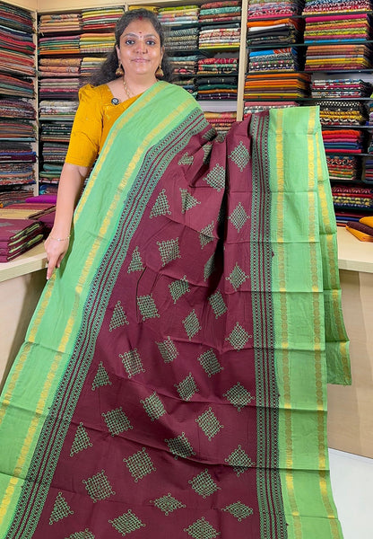 Sungudi Cotton Saree-Brown with Contrast Retapet Border in Kolam Pattern