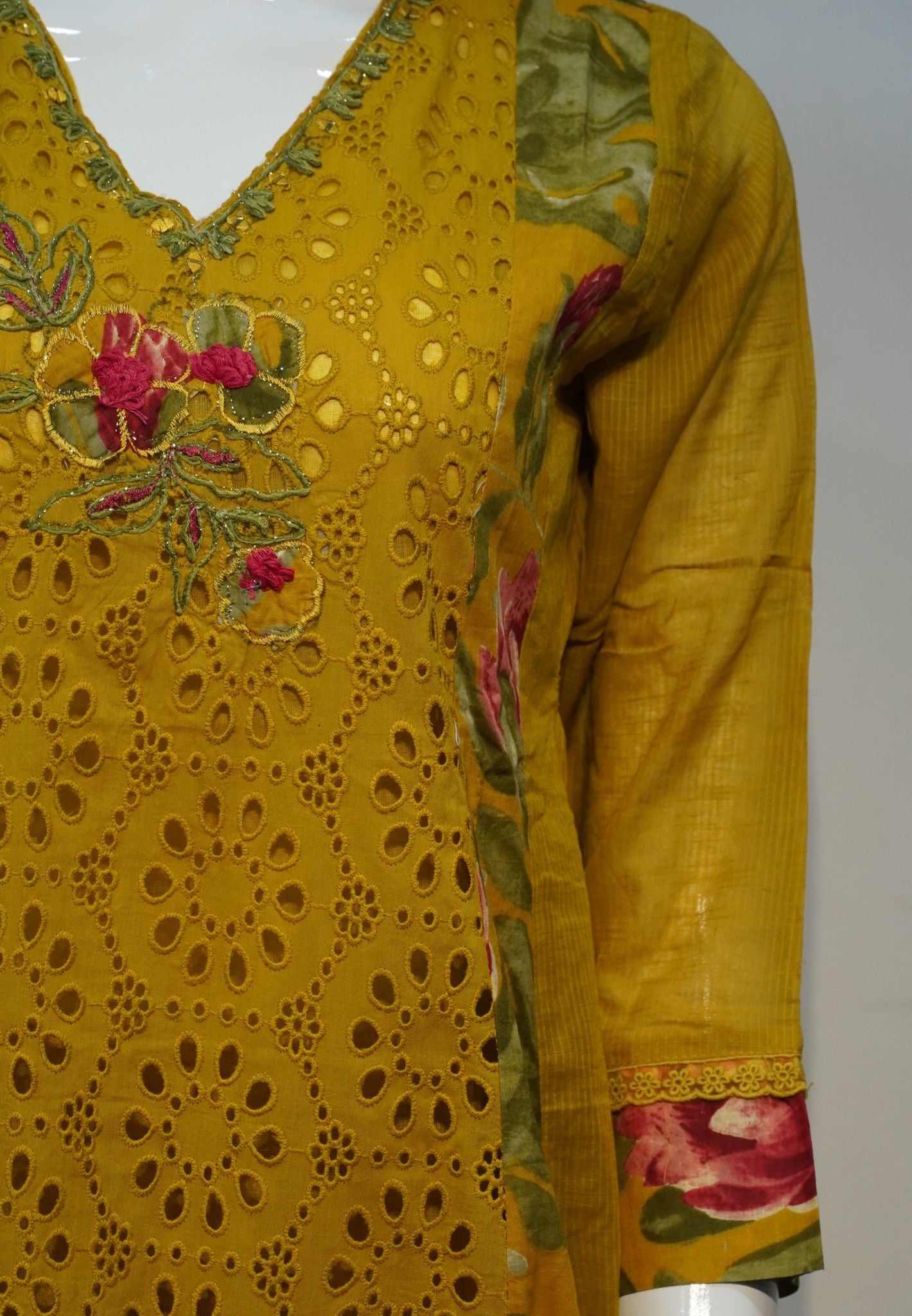 3 Pcs Floral Kurti Set with Cutwork