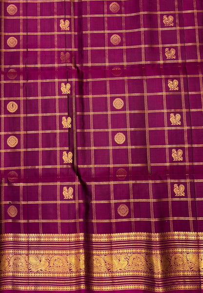Pure Kanchipuram Silk Saree-Rani Pink in Checkered Mayil Chakram with Varisapet Border