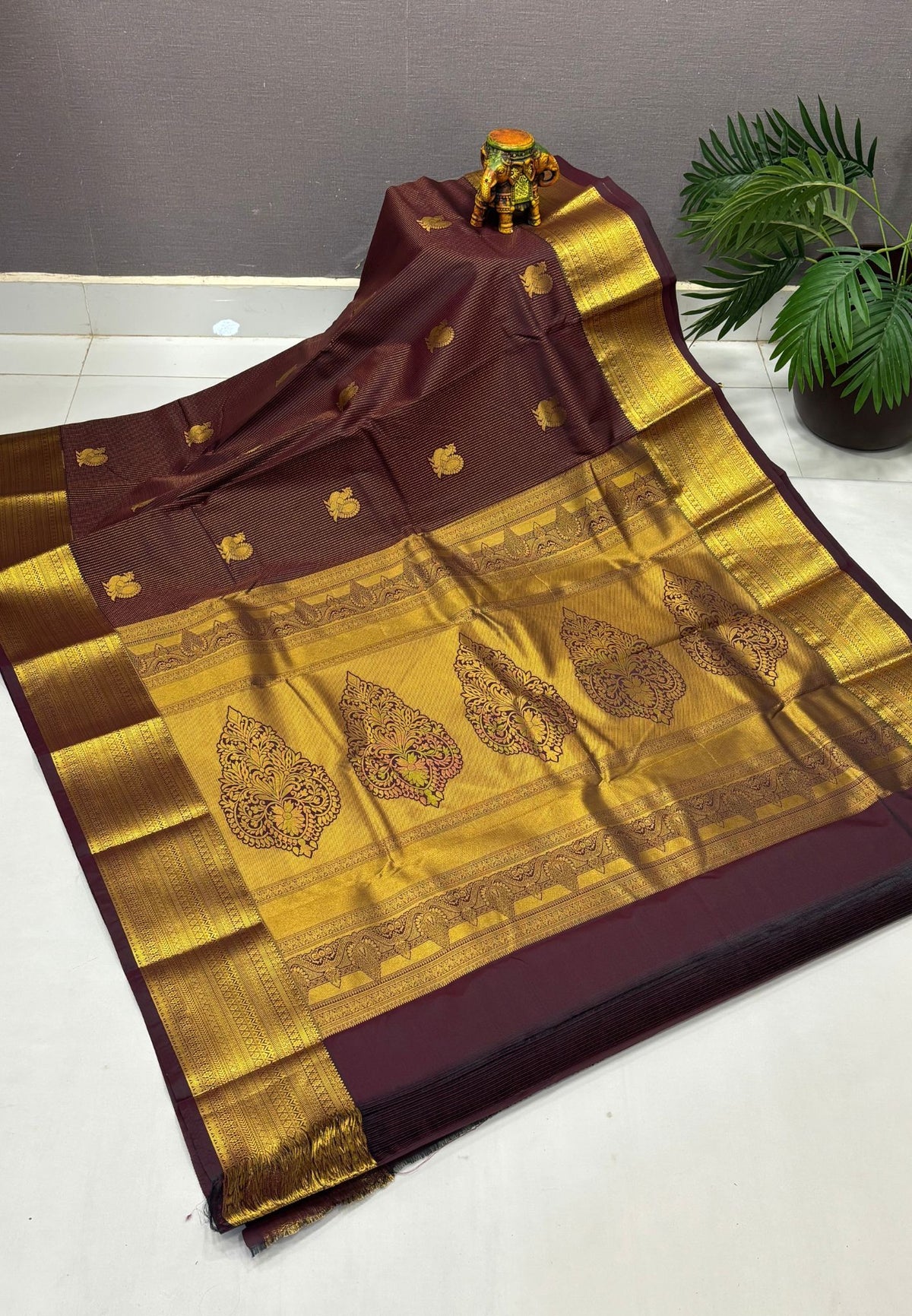 Budget Kanchipuram Saree-Arakku In Floral Zari Panel With Contrast Border