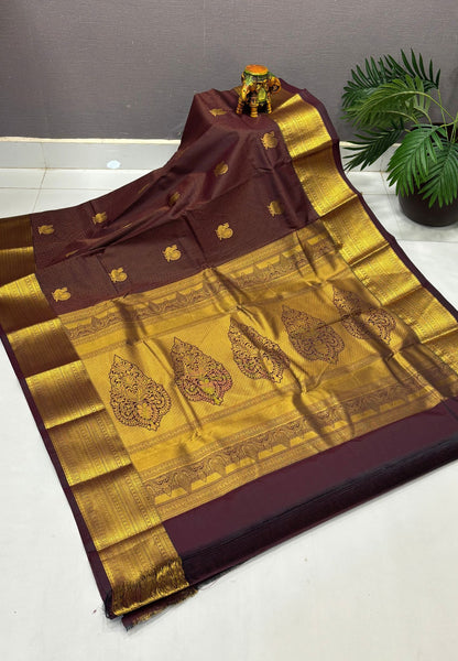 Budget Kanchipuram Saree-Arakku In Floral Zari Panel With Contrast Border