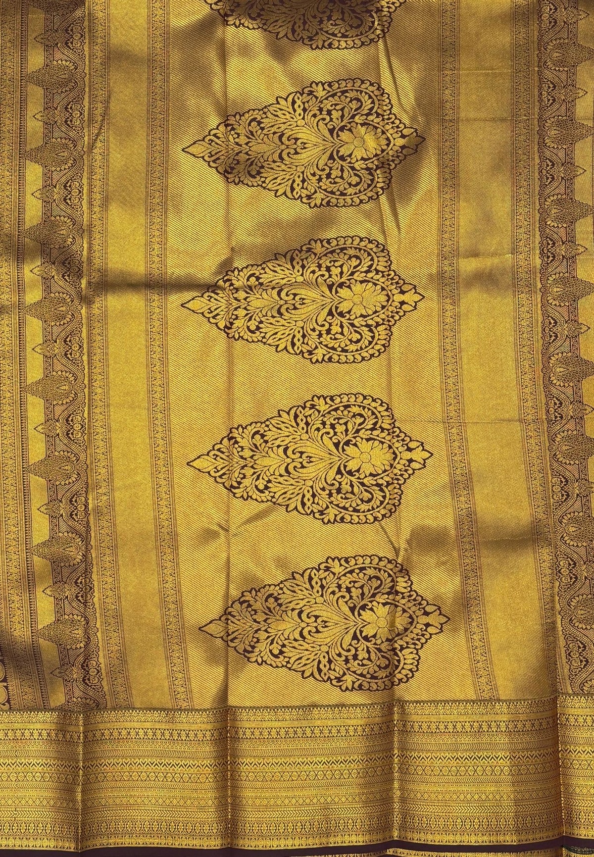 Budget Kanchipuram Saree-Arakku In Floral Zari Panel With Contrast Border