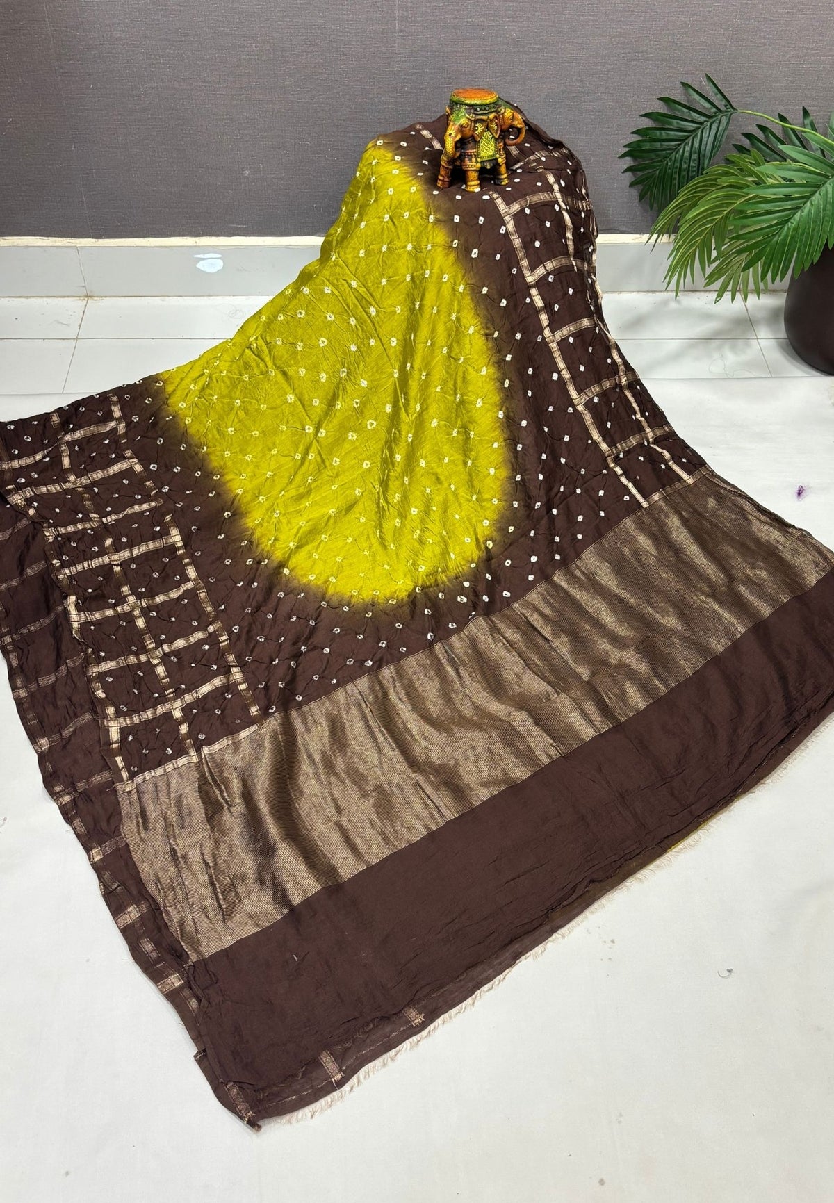 Banarasi Bandeji Saree-Mehandi Green in Checked Zari with Contrast Border