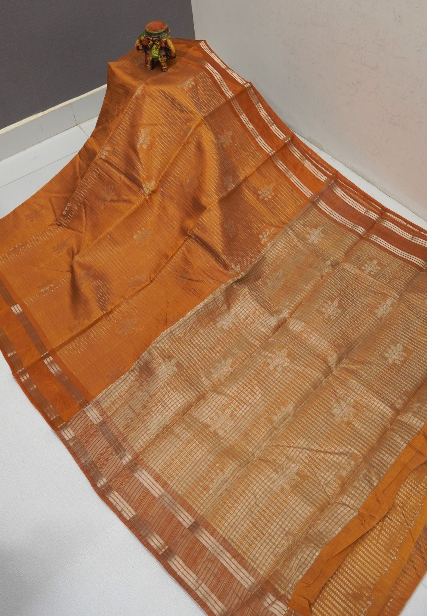 Semi Tussar Saree-Gold in RainDrop Zari with Retapet Border
