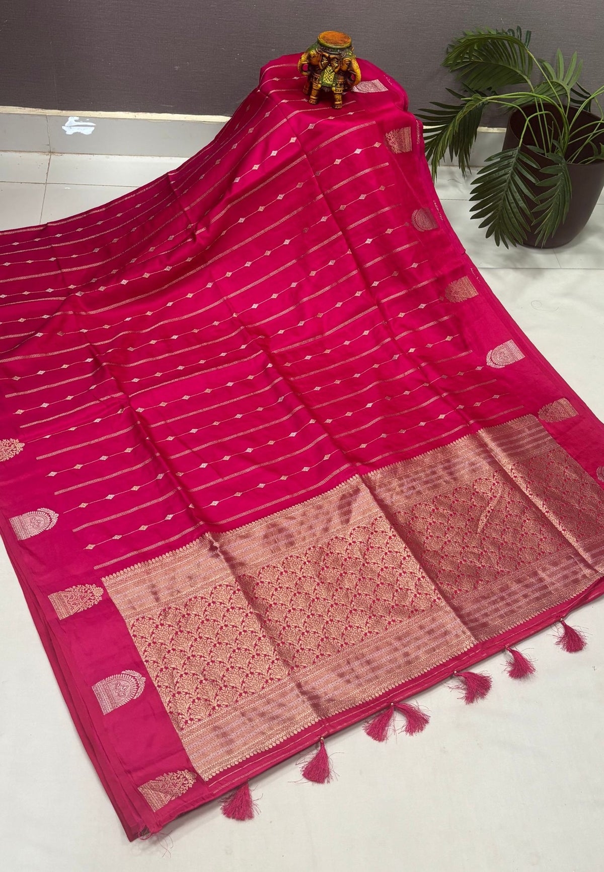 Gaji Silk Saree-Rani Pink with Jumka Zari Butta
