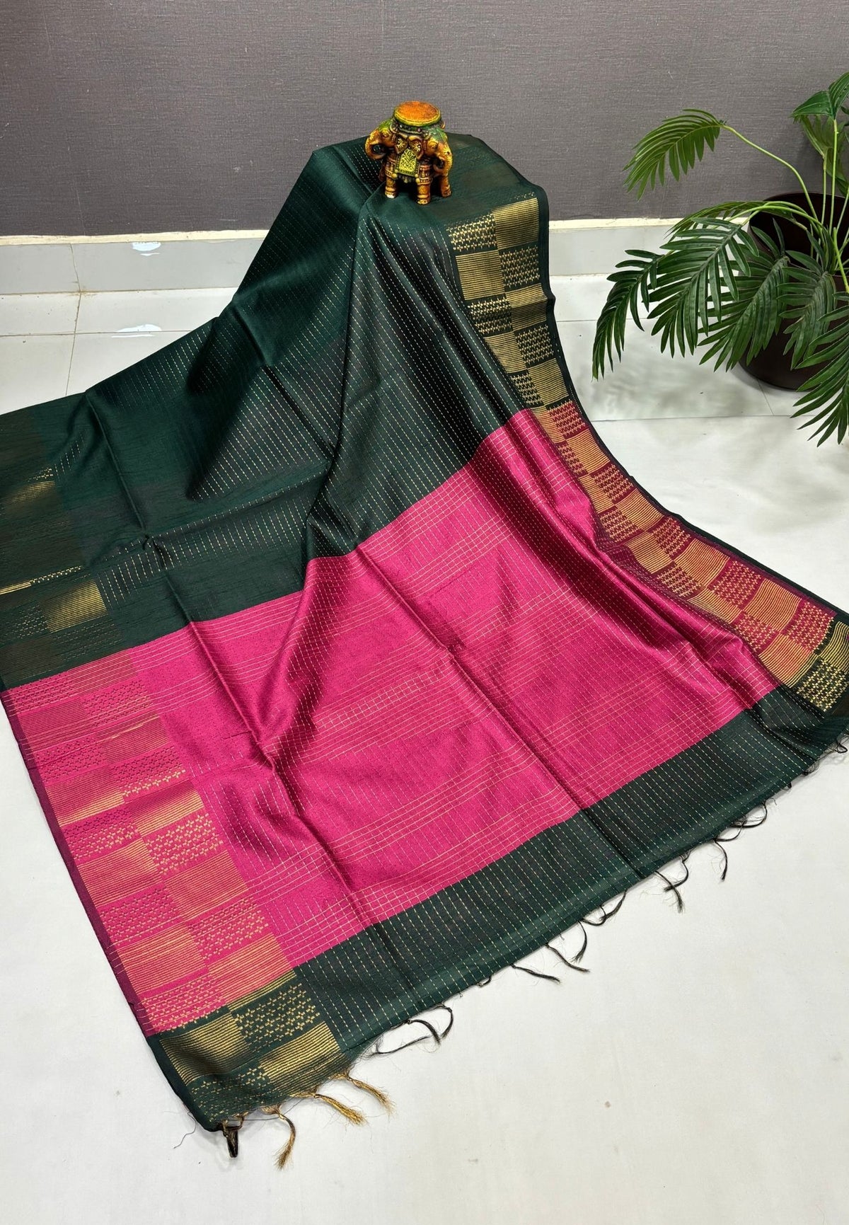 Semi Raw Silk Saree-Bottle Green In Checkered Zari With Contrast Border