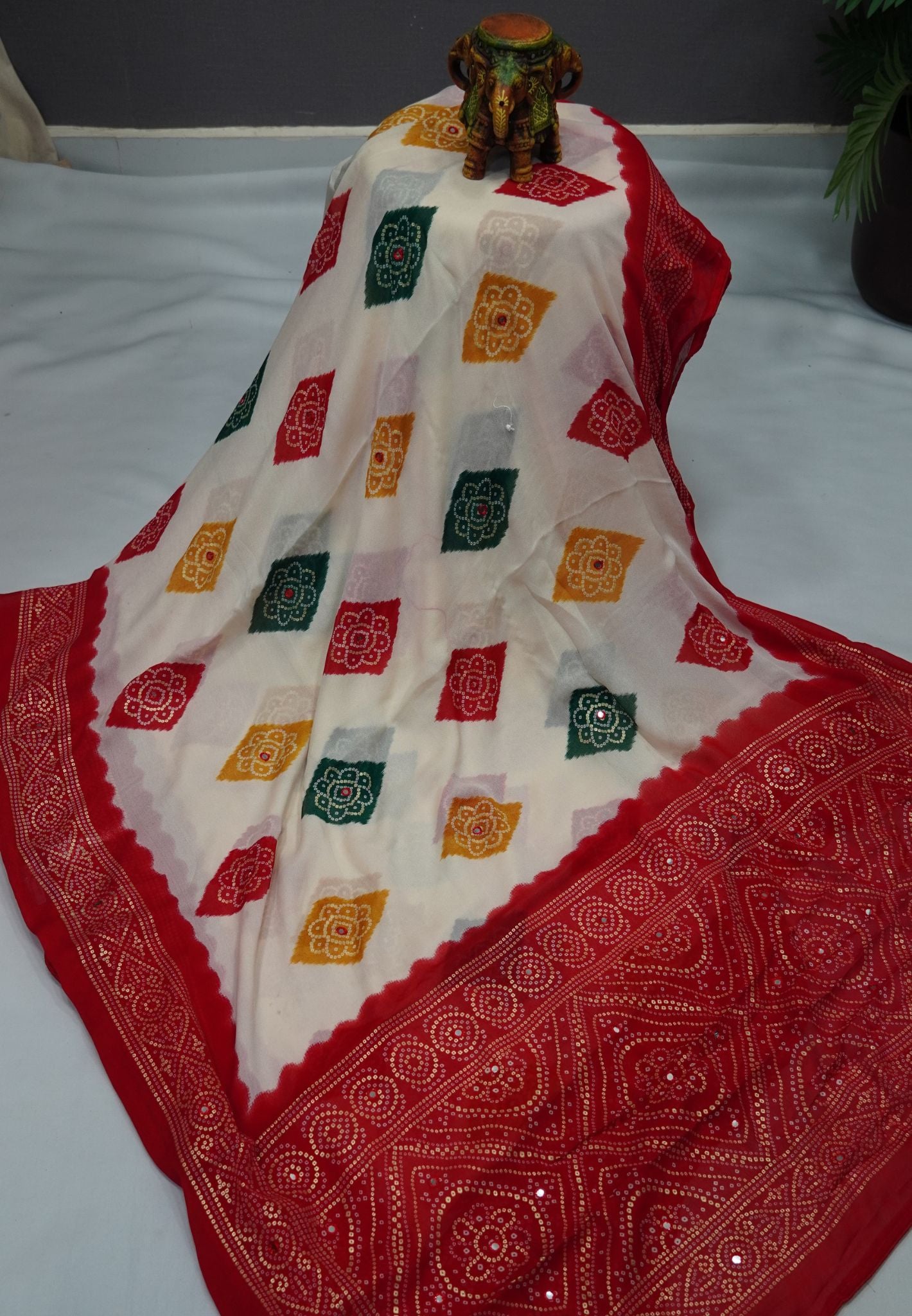 Chiffon Saree – Bandhani Inspired Print with Elegant Border - White & Red