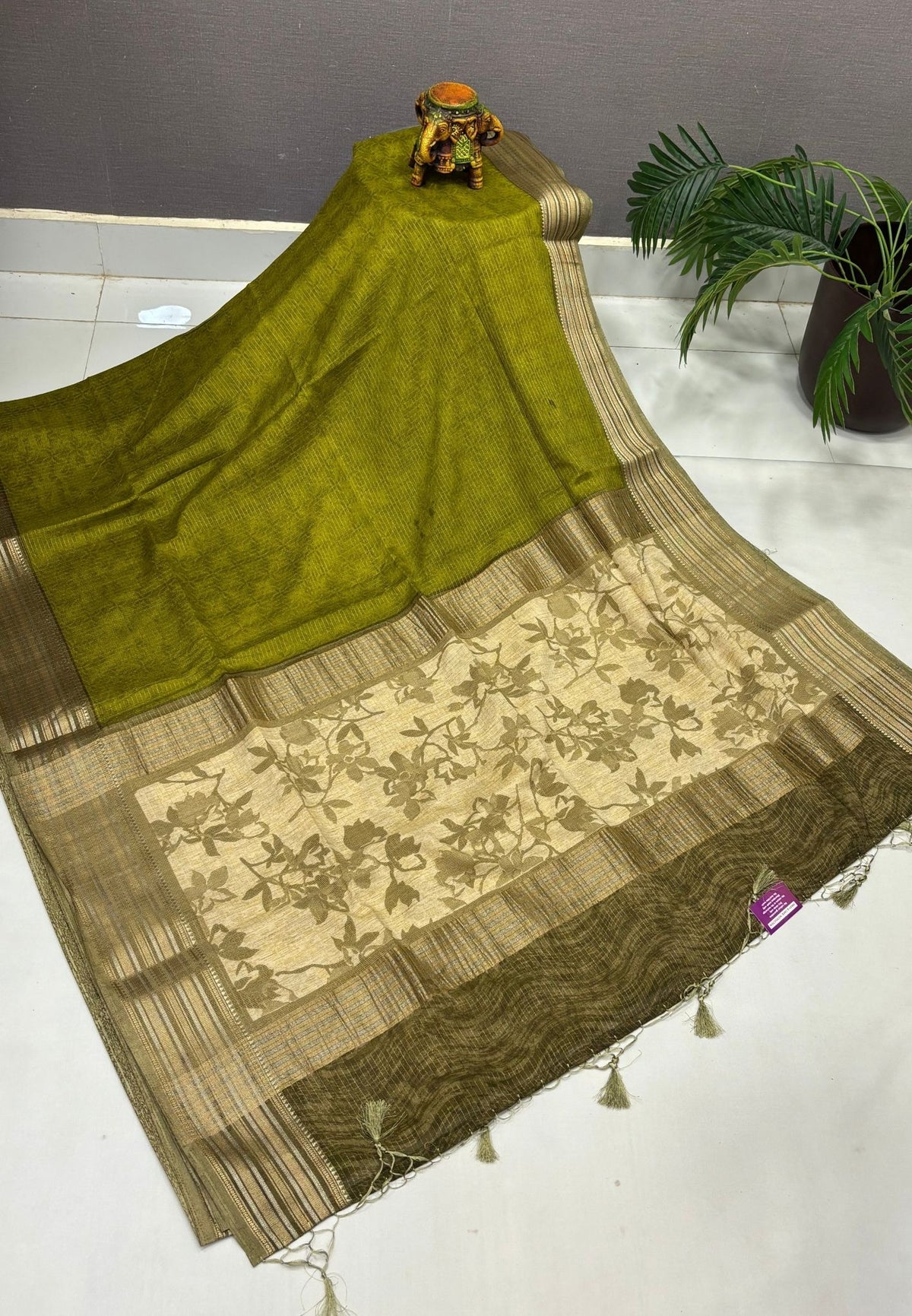 Muslin Tussar Saree-Olive Green In Floral Vine Border