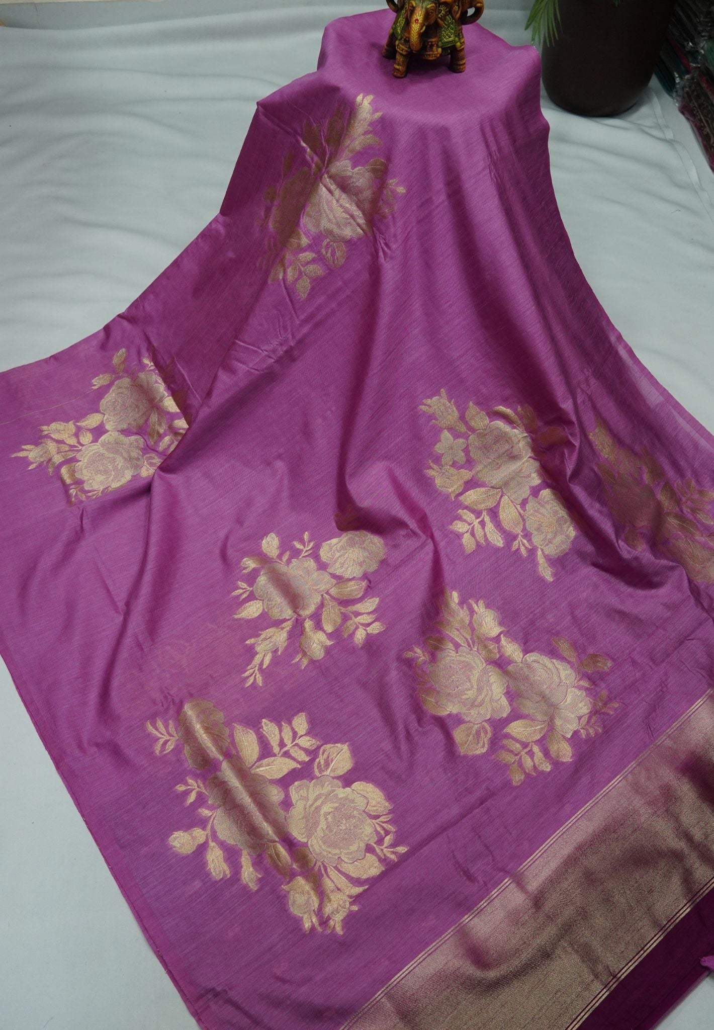 Semi Tussar Saree with Rose Floral Zari Weaving
