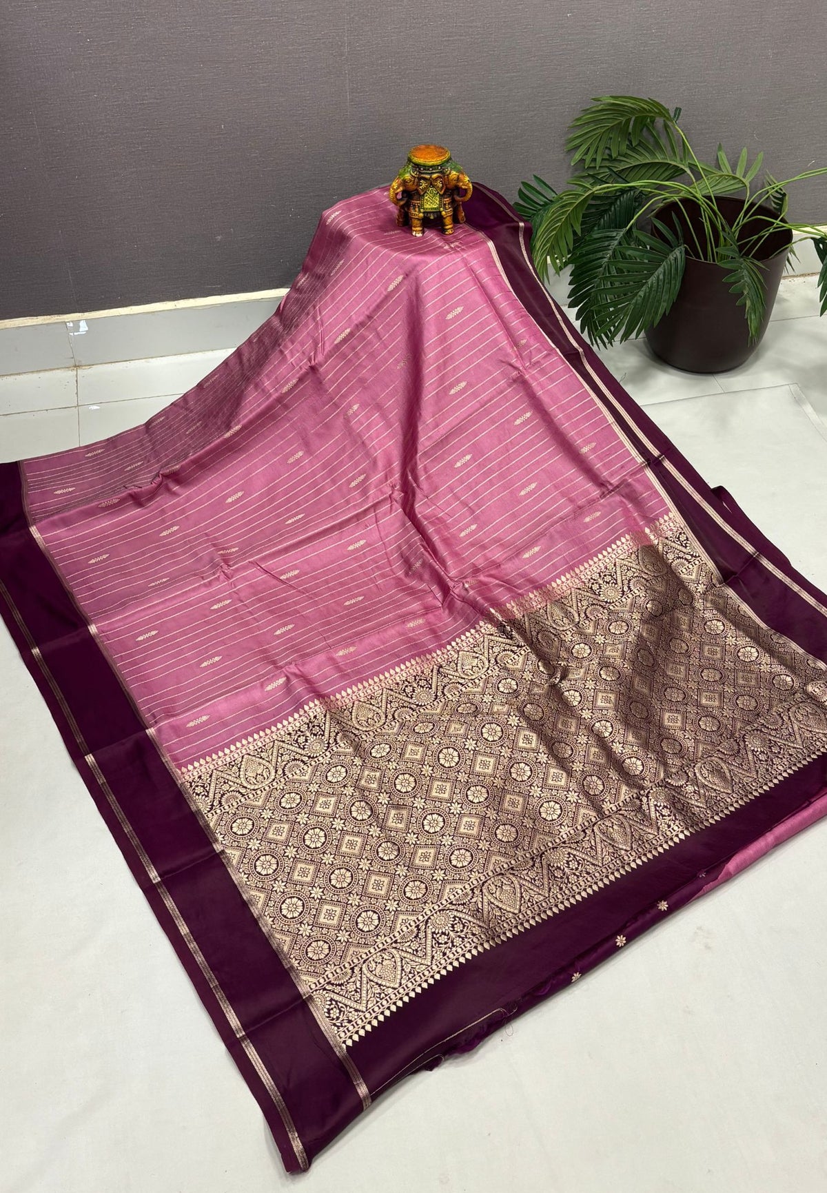 Gaji Silk Saree-Onion Pink in Intricate Geometric Floral Zari with Contrast Border