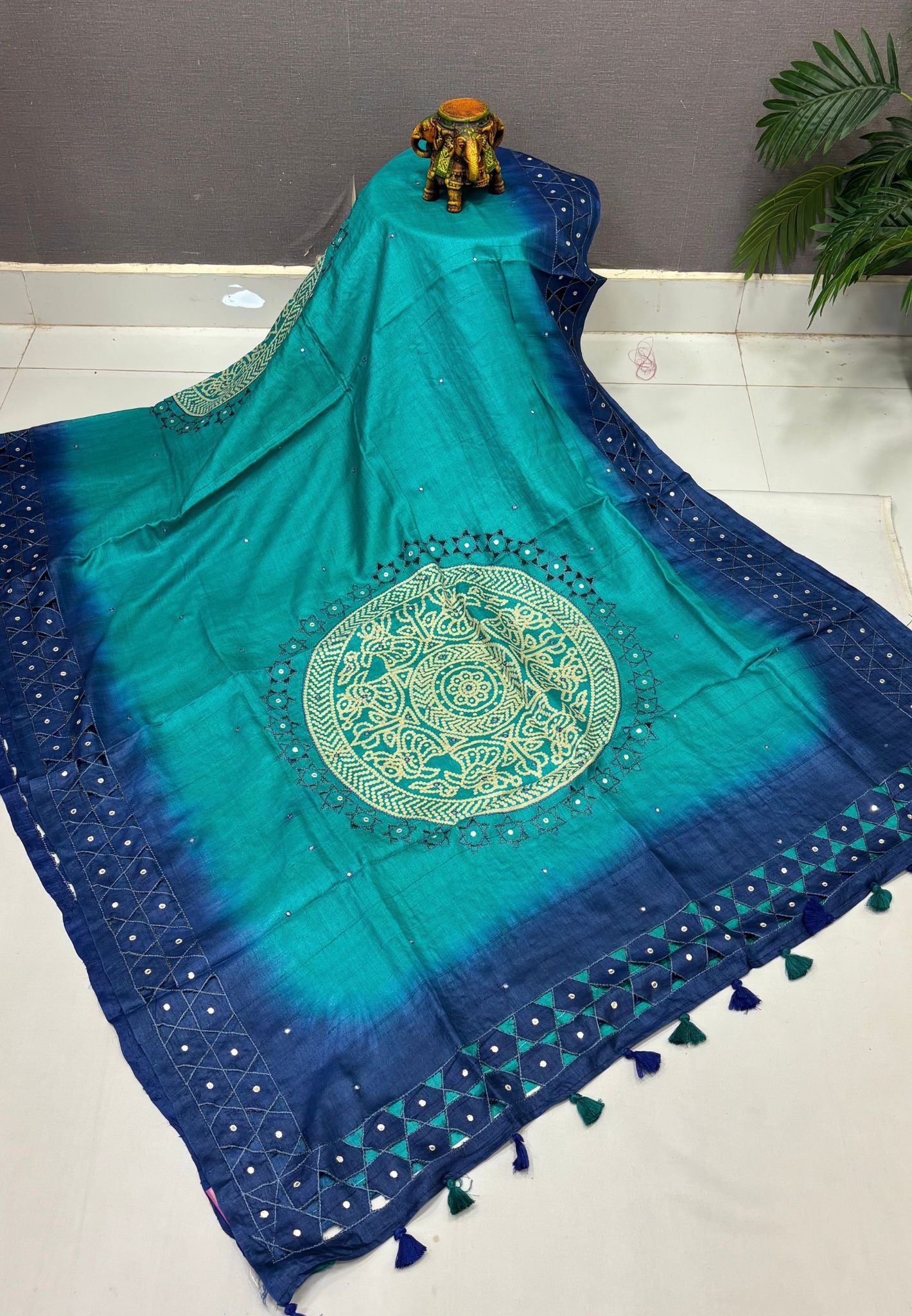 Pure Tussar Saree-Green In Diamond Lattice With Contrast Border