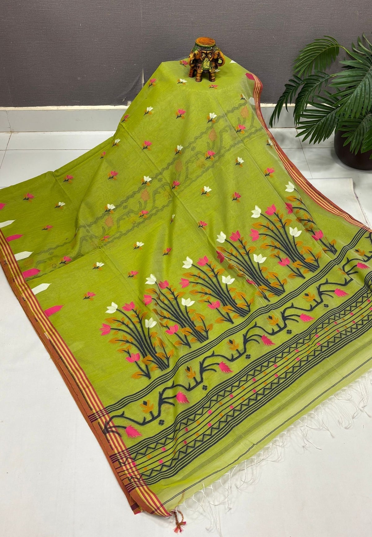 Handloom Cotton Saree-Pista Green In Lotus Floral Border