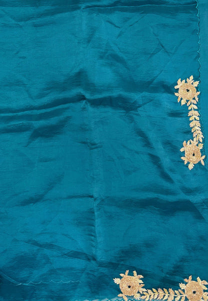 Crush Organza Saree-Peacock Green In Floral Vine Scallop Border