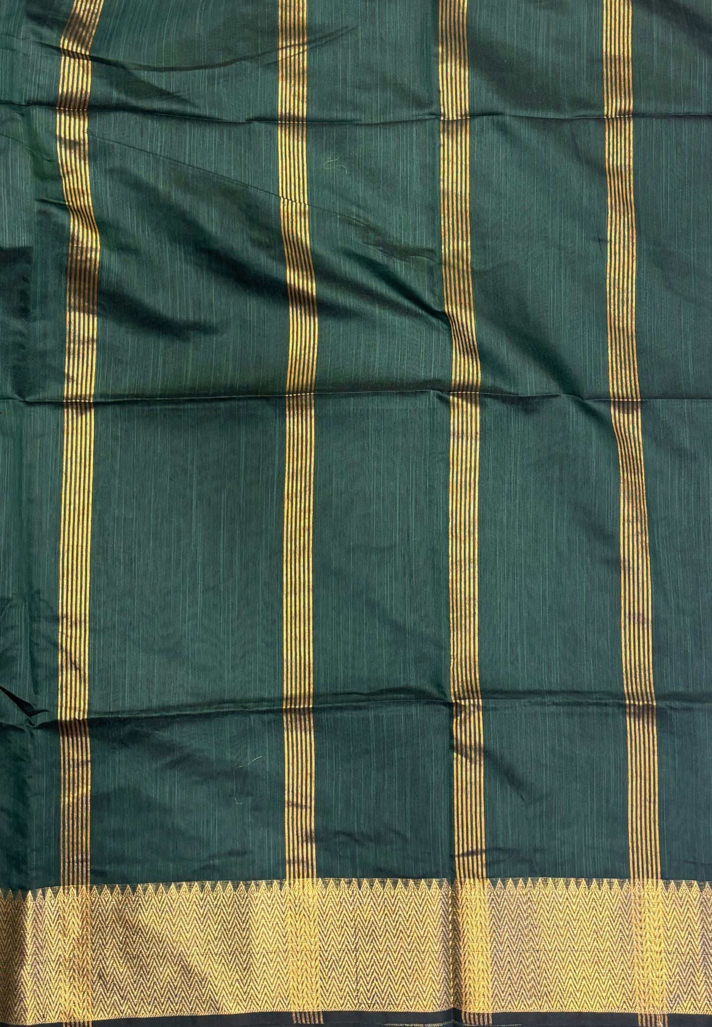 Handloom Silk Cotton Saree-Bottle Green In Zigzag Zari Border
