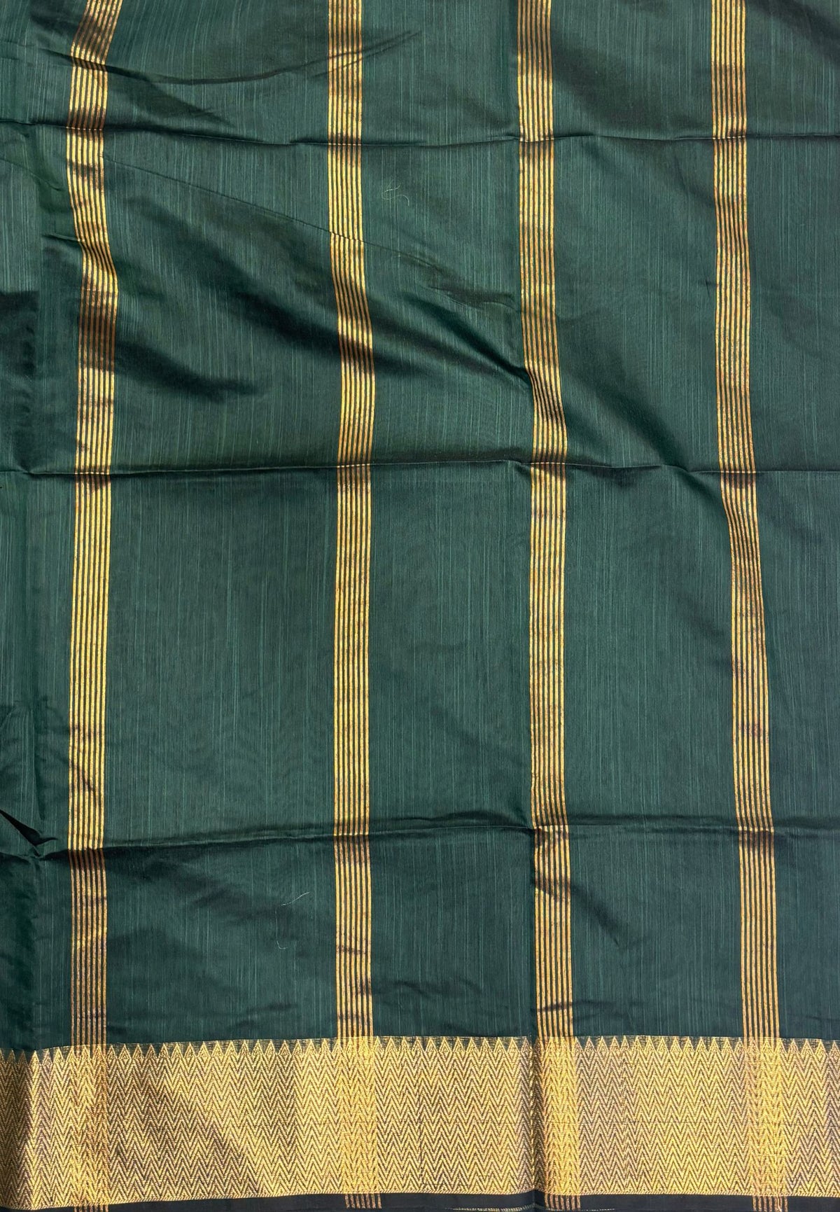 Handloom Cotton Saree-Bottle Green In Zigzag Zari Border