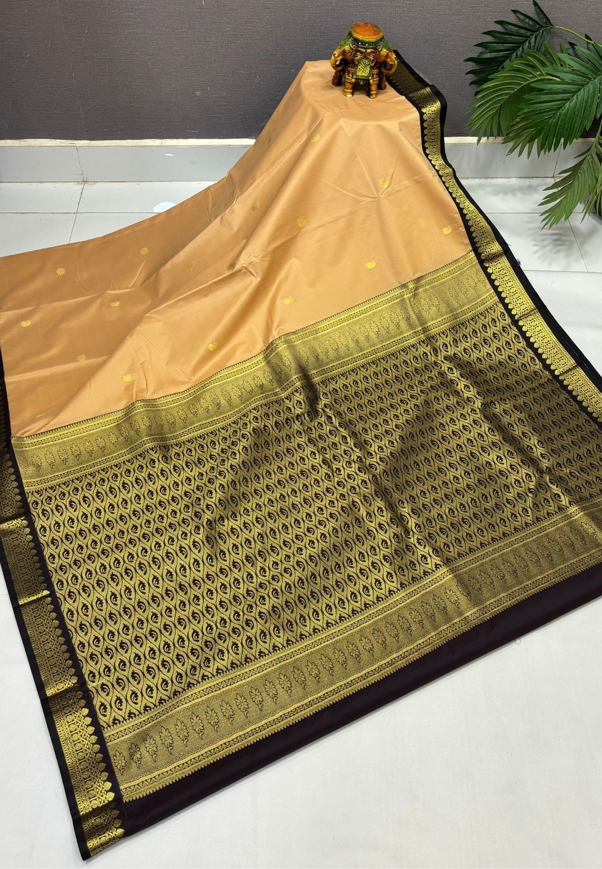 Budget Kanchipuram Saree-Sandal with Contrast Border
