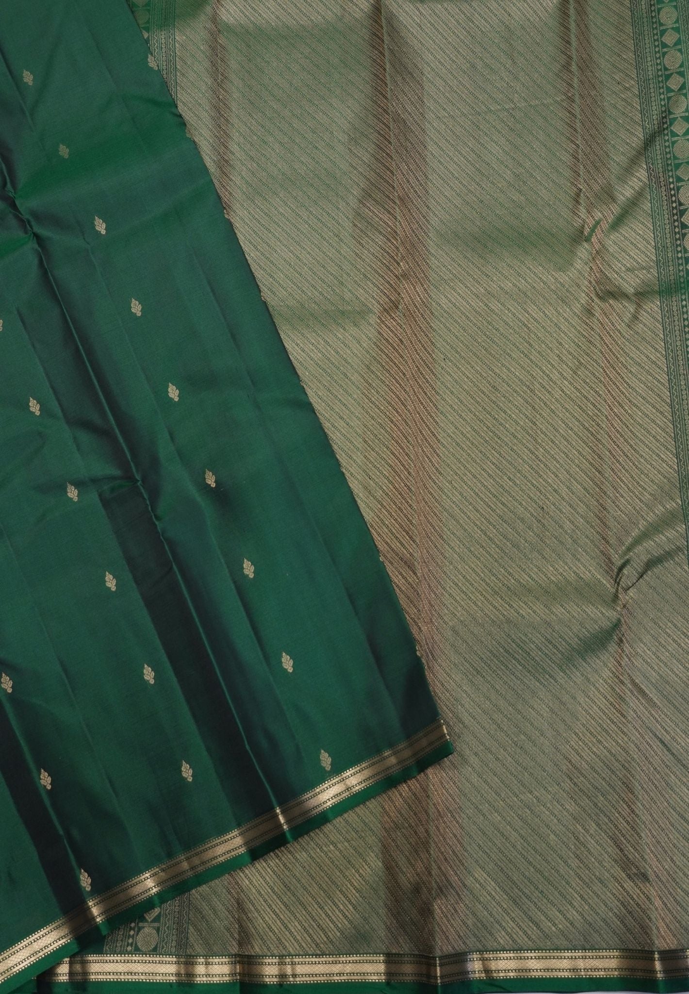 Pure Kanchipuram Silk Saree-Bottle Green with Small Border