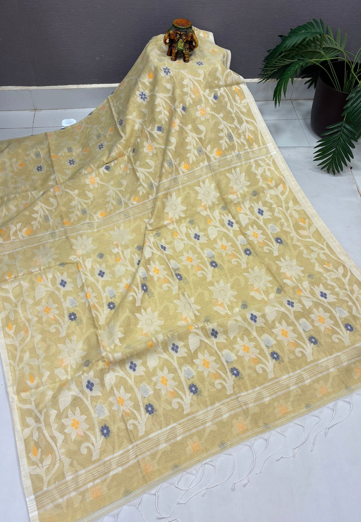 Dhakai Jamdhani Cotton Saree-Baby Yellow In Floral Vine Zari Border