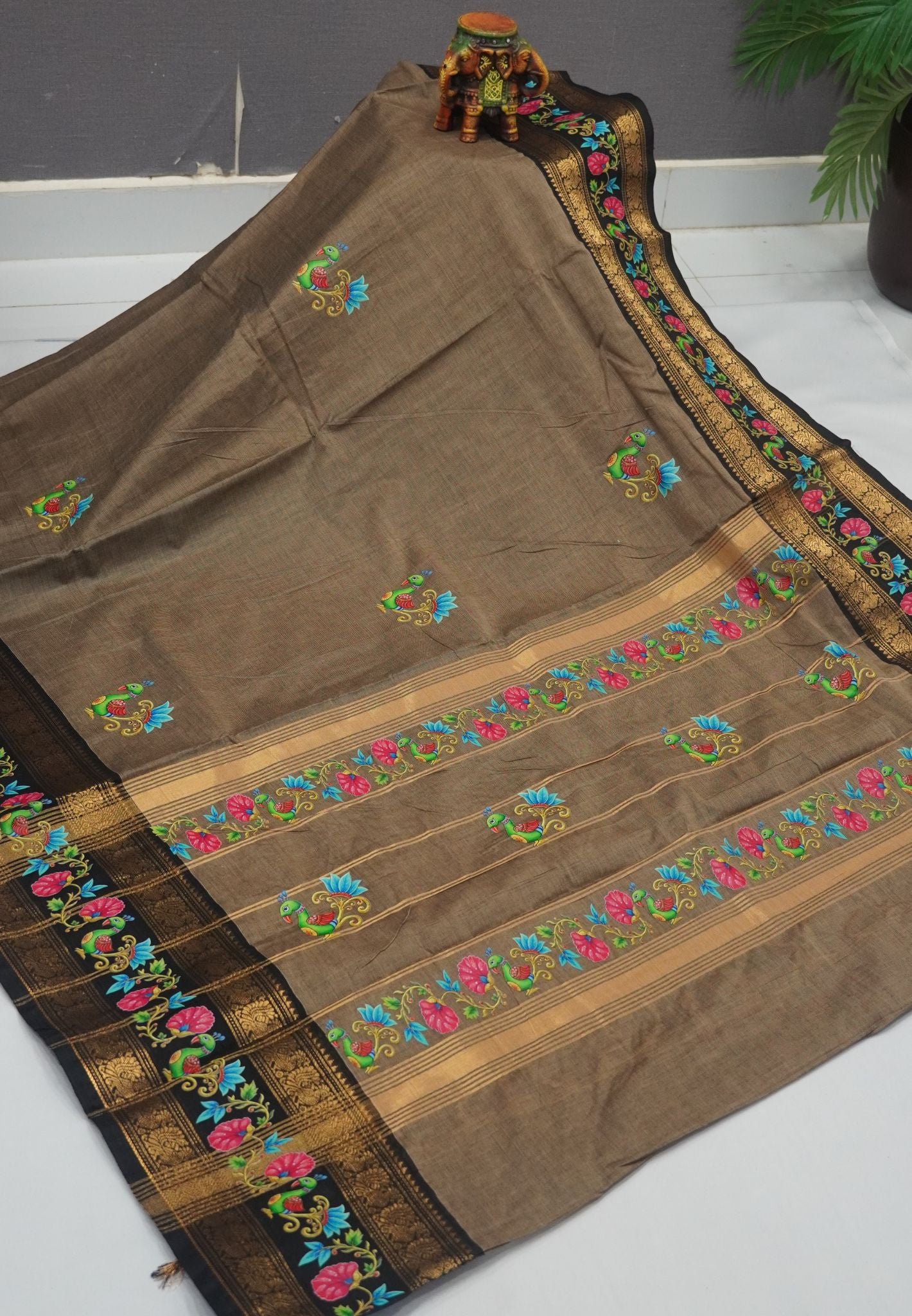 Chettinad Cotton Saree- Beige with Mayil Tanjore Print