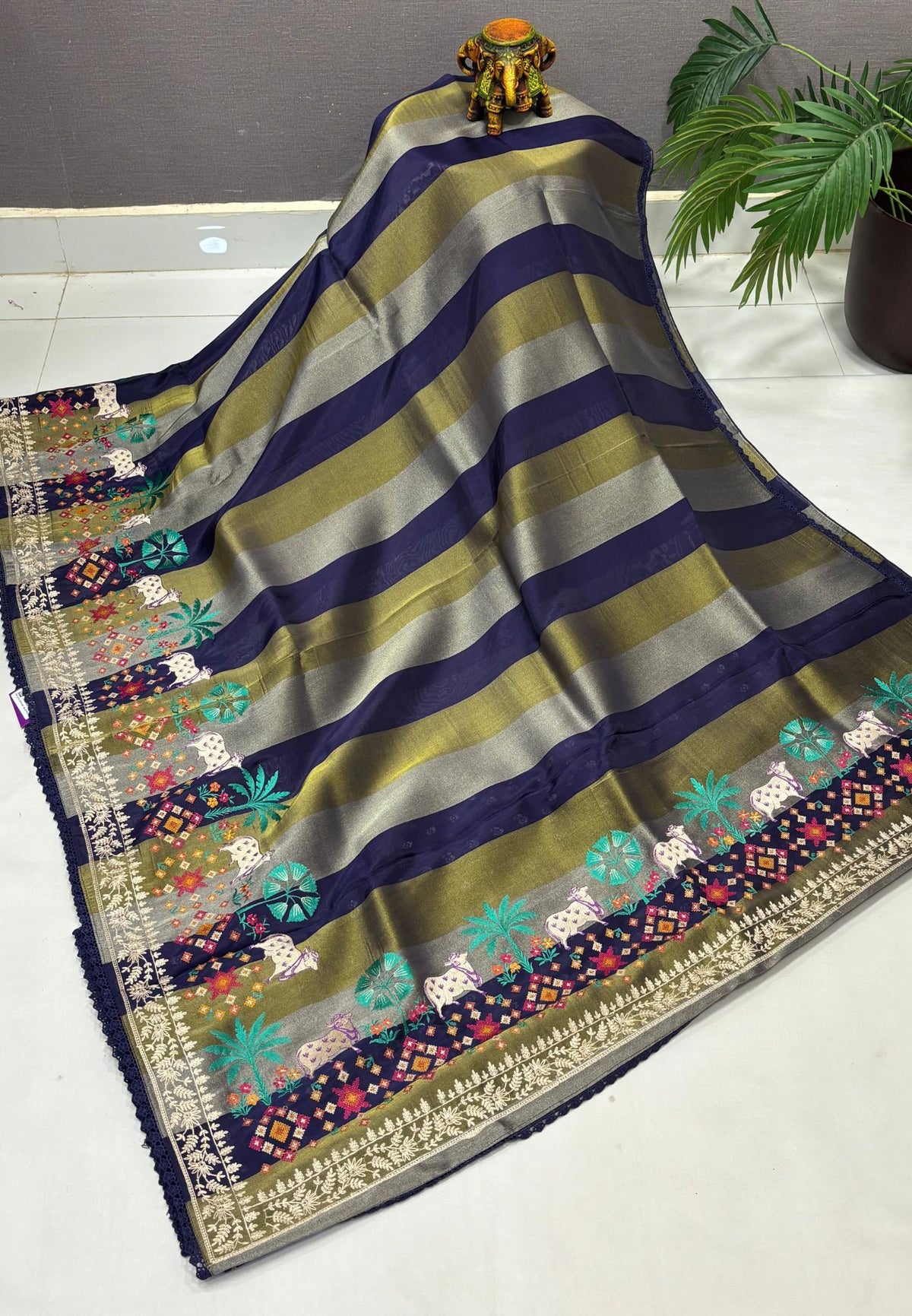 Satin Crepe Saree-Navy Blue In Komatha Floral Border