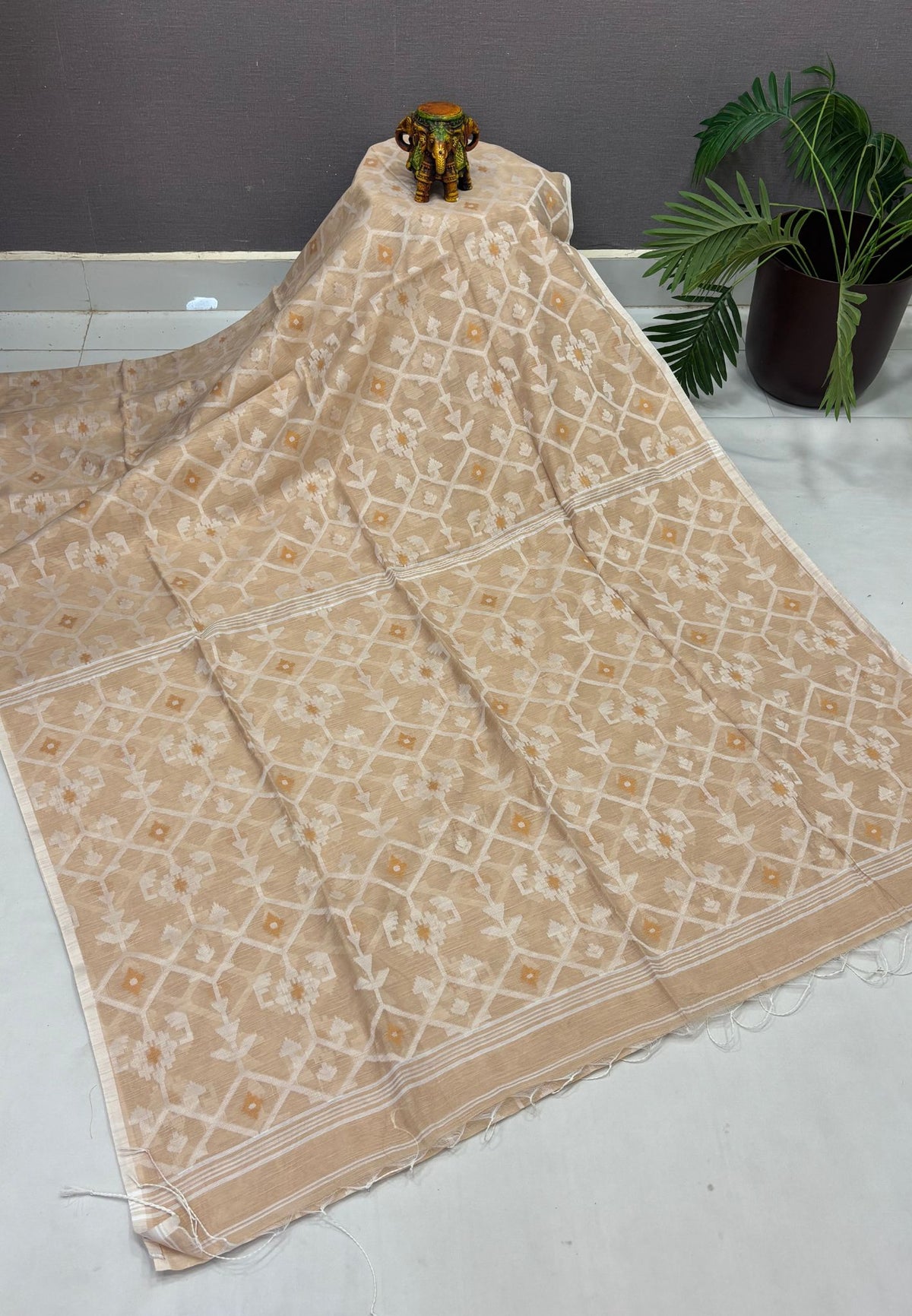 Handloom Cotton Saree-Sandal in Diamond Pattern Border