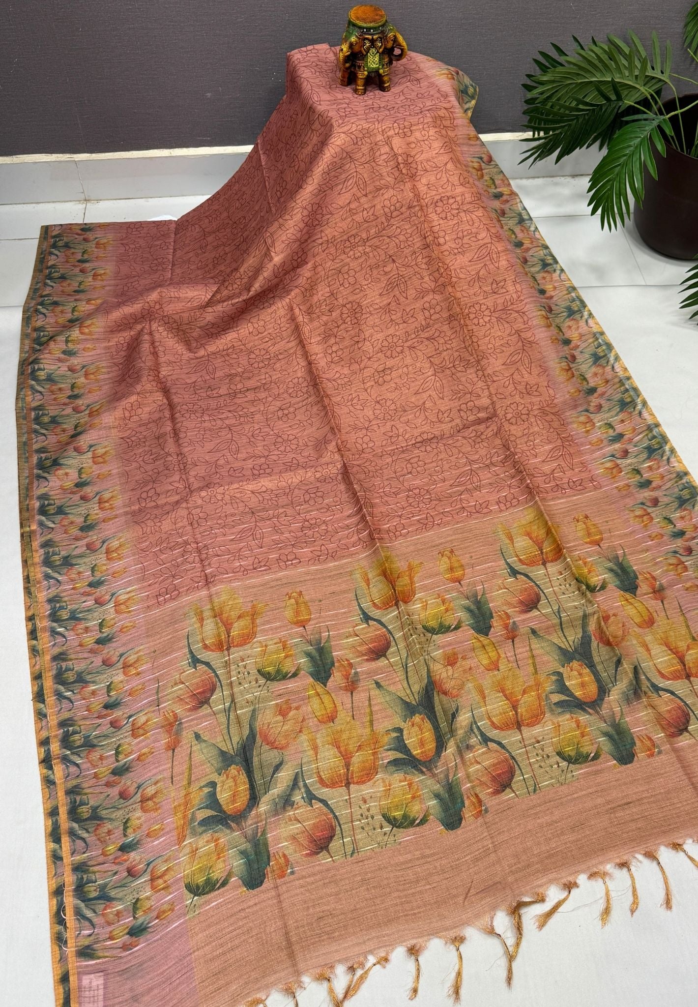 Tissue Saree-Pink In Floral Tulip Printed Border