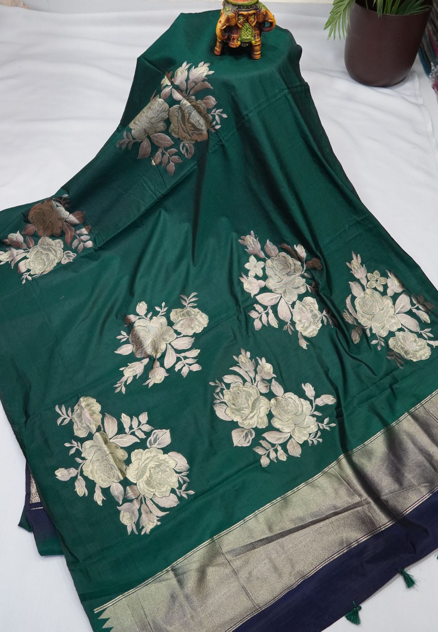 Semi Tussar Saree with Rose Floral Zari Weaving