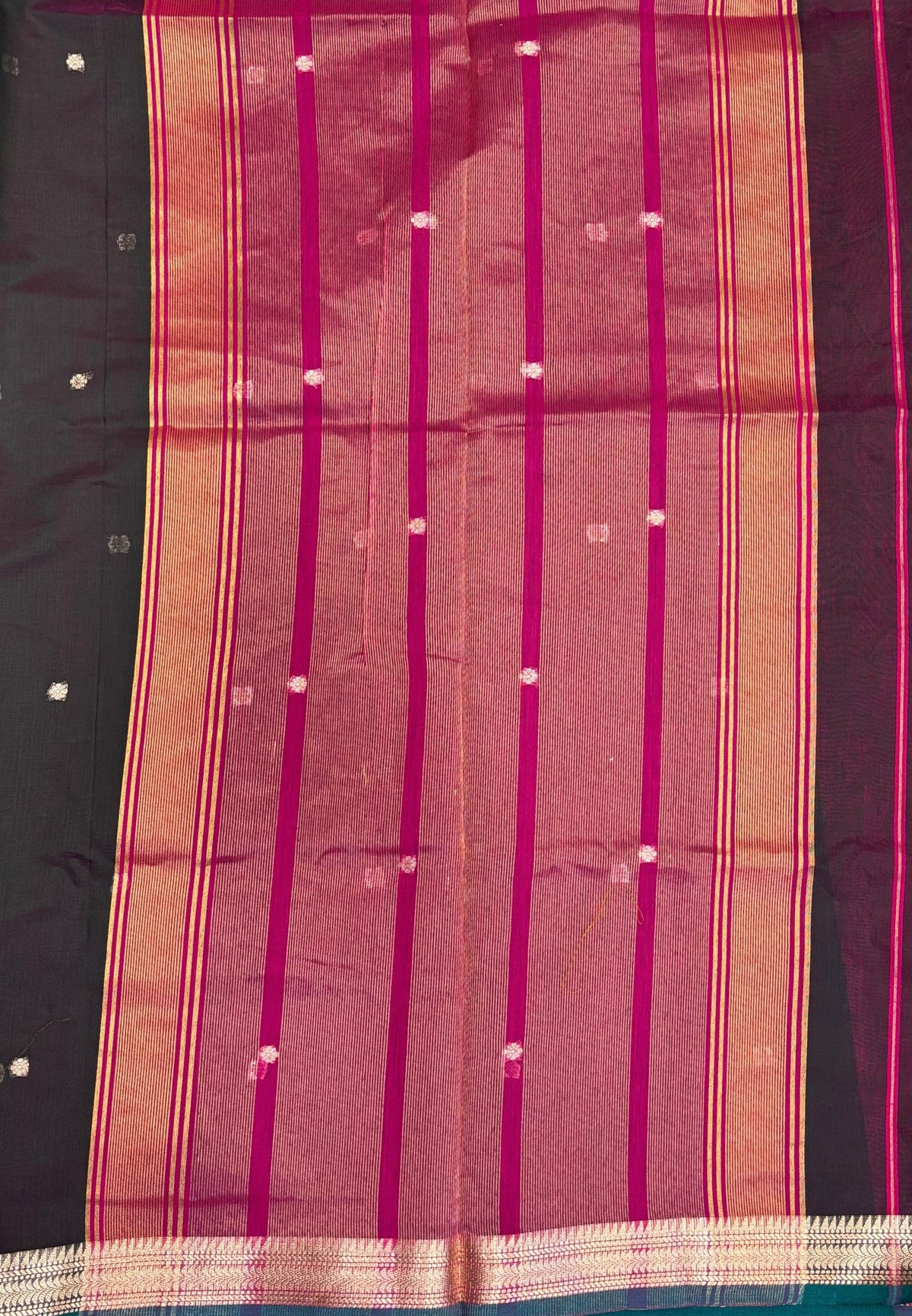 Handloom Cotton Saree-Dark Manthulir Green In Horizontal Stripe Zari With Contrast Border