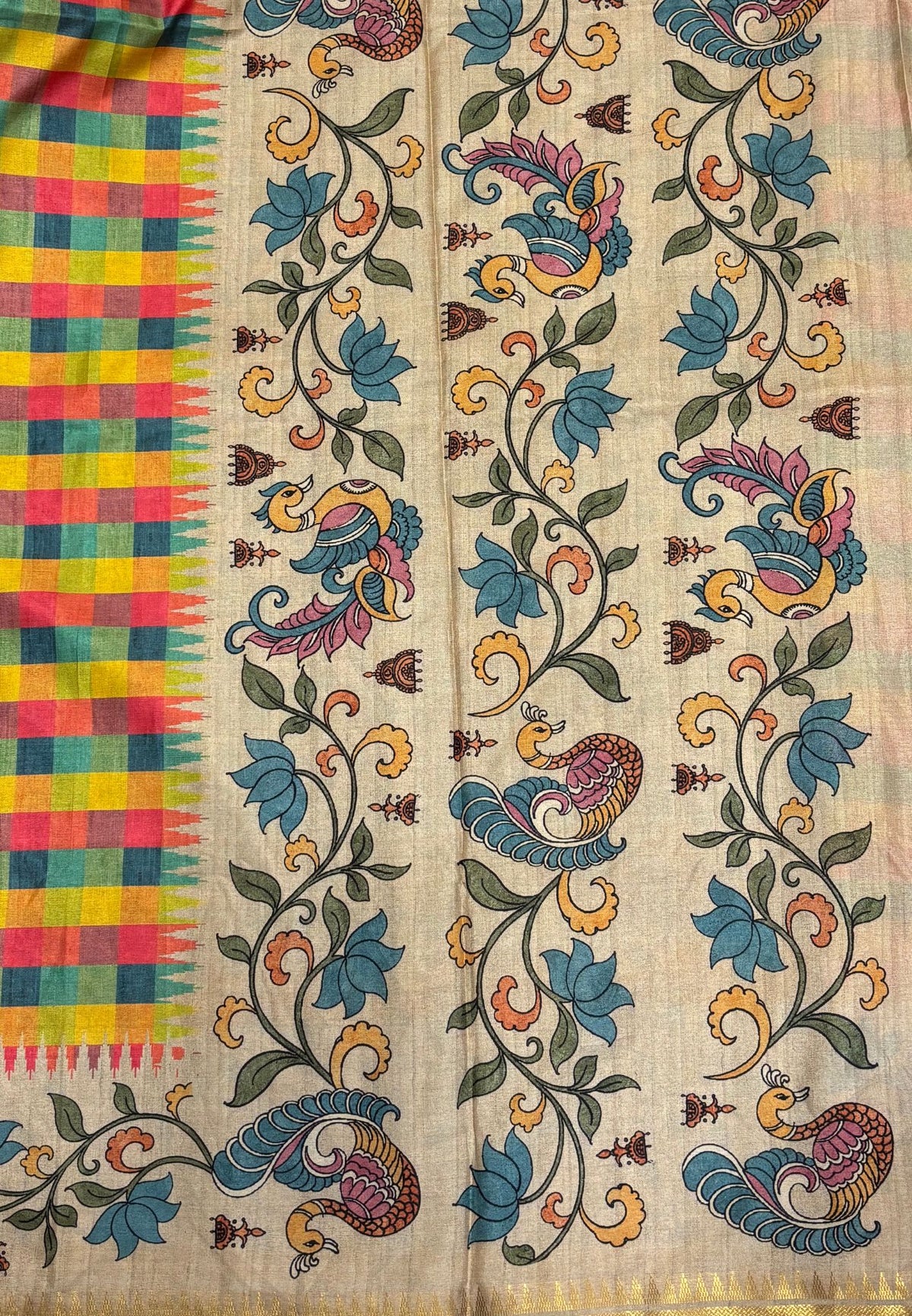 Semi Tussar Saree-Red. in Madras Checks with Peacock Floral Border