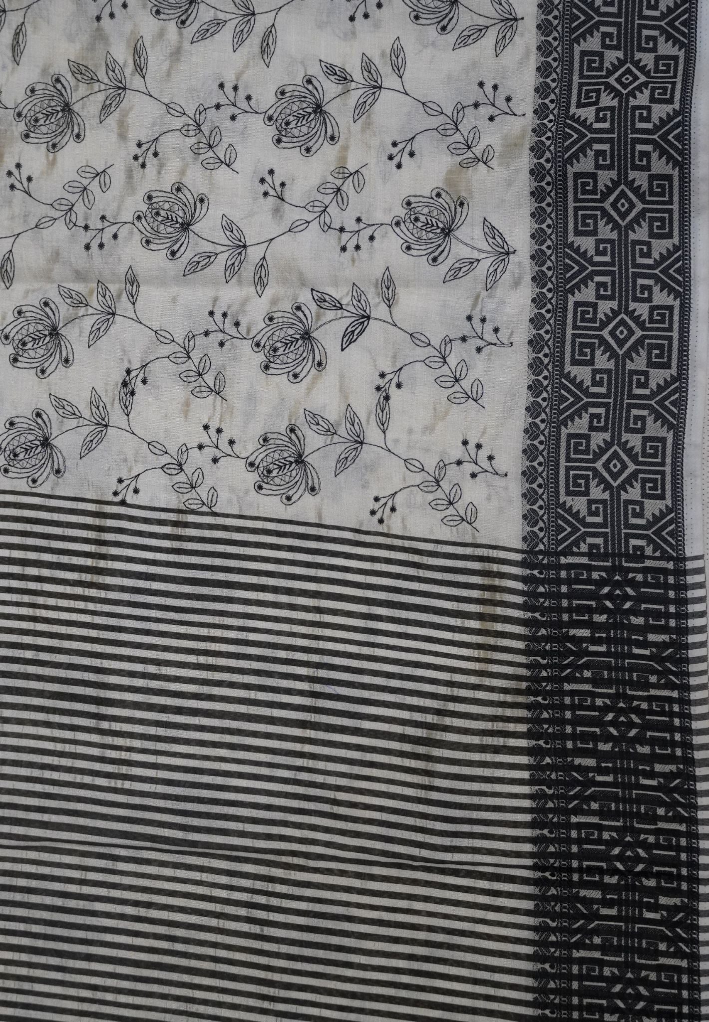 Tussar saree-Off white with floral Embroidery
